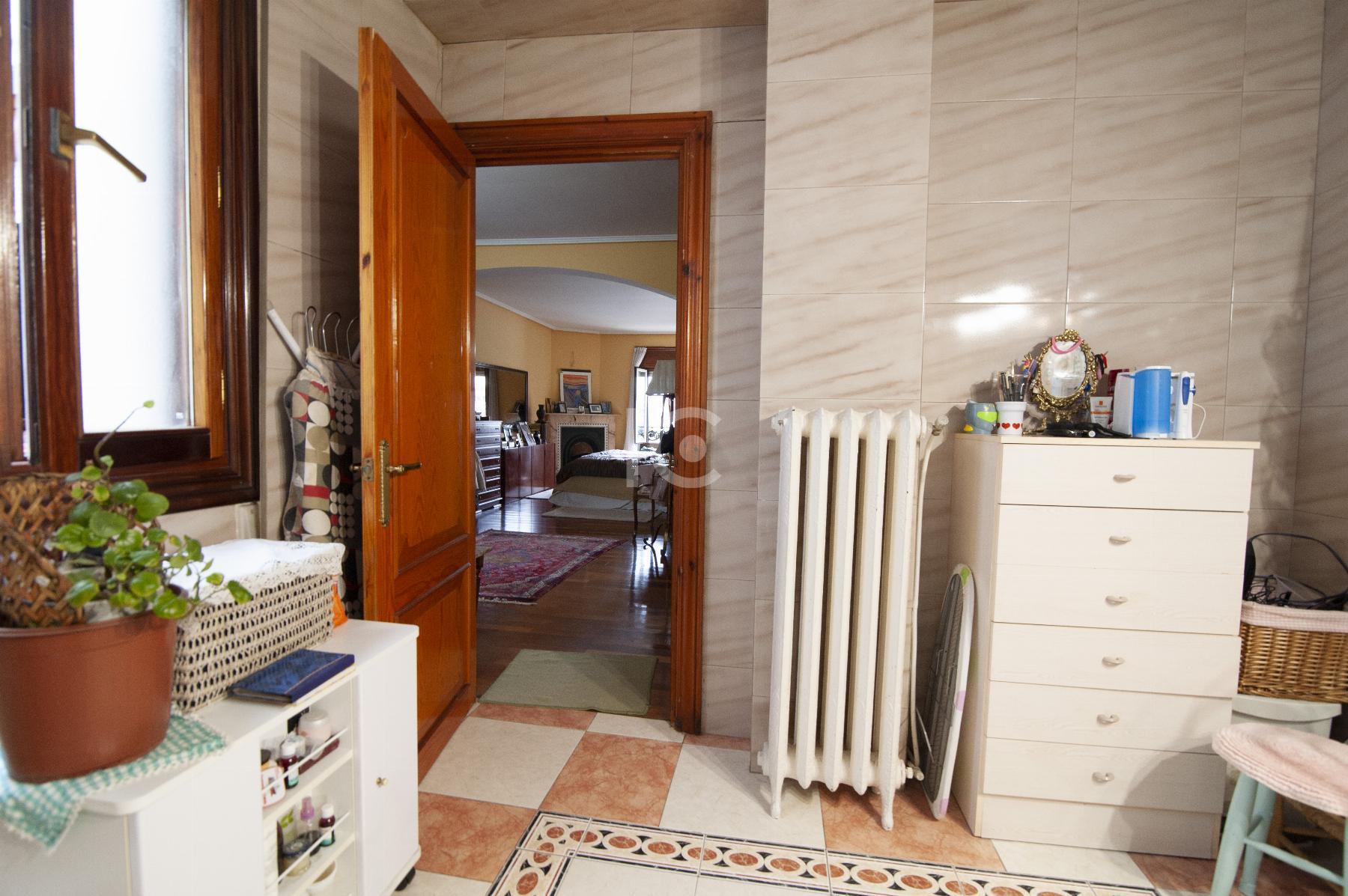 For sale of flat in Portugalete