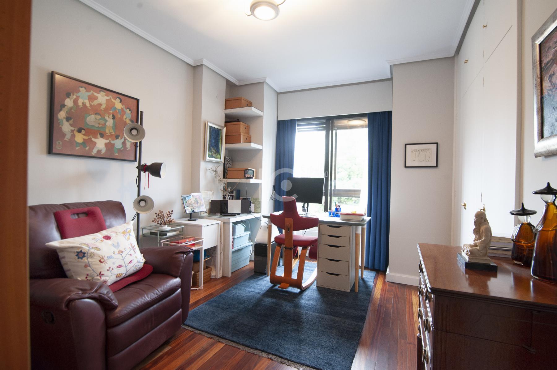 For sale of flat in Getxo