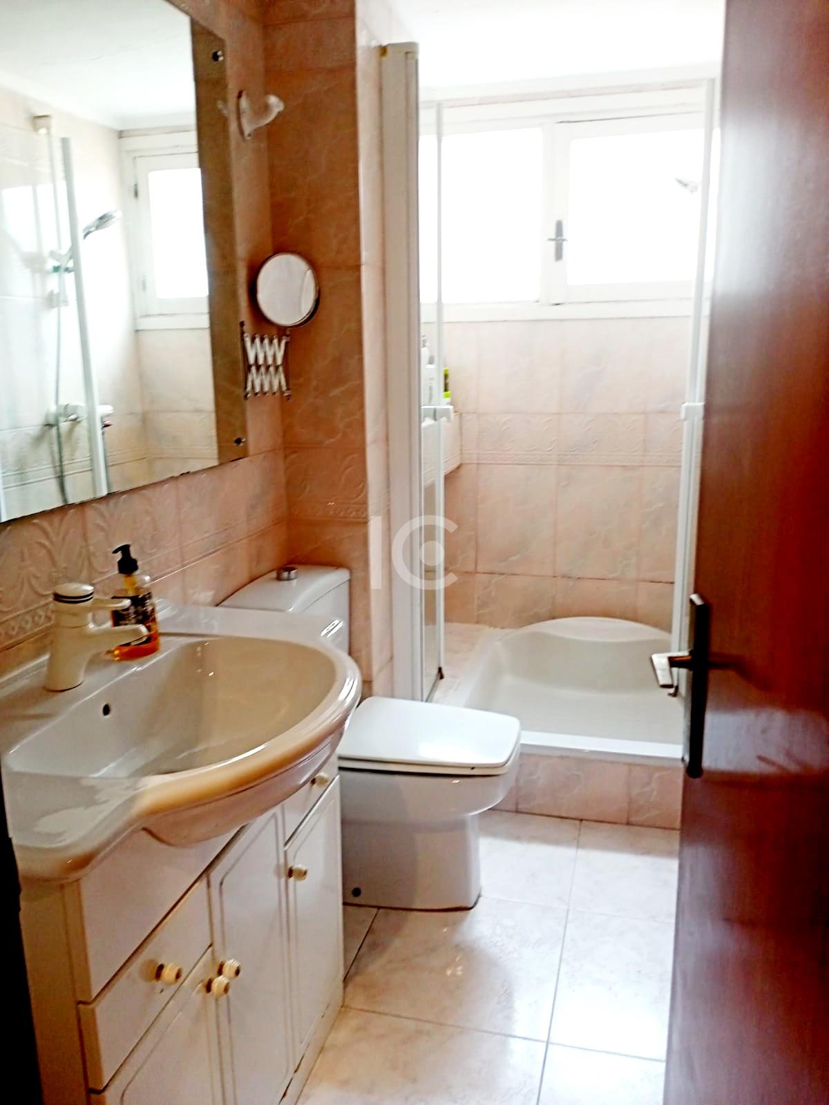 For sale of flat in Algorta