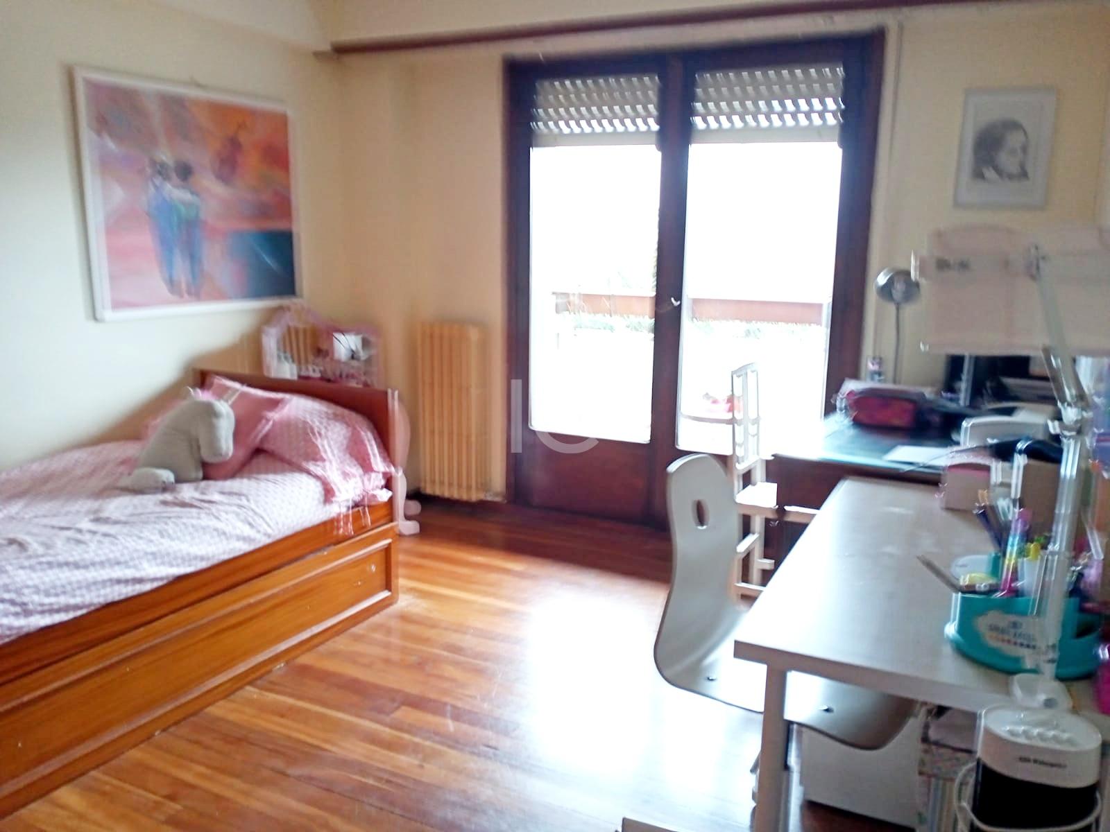 For sale of flat in Algorta