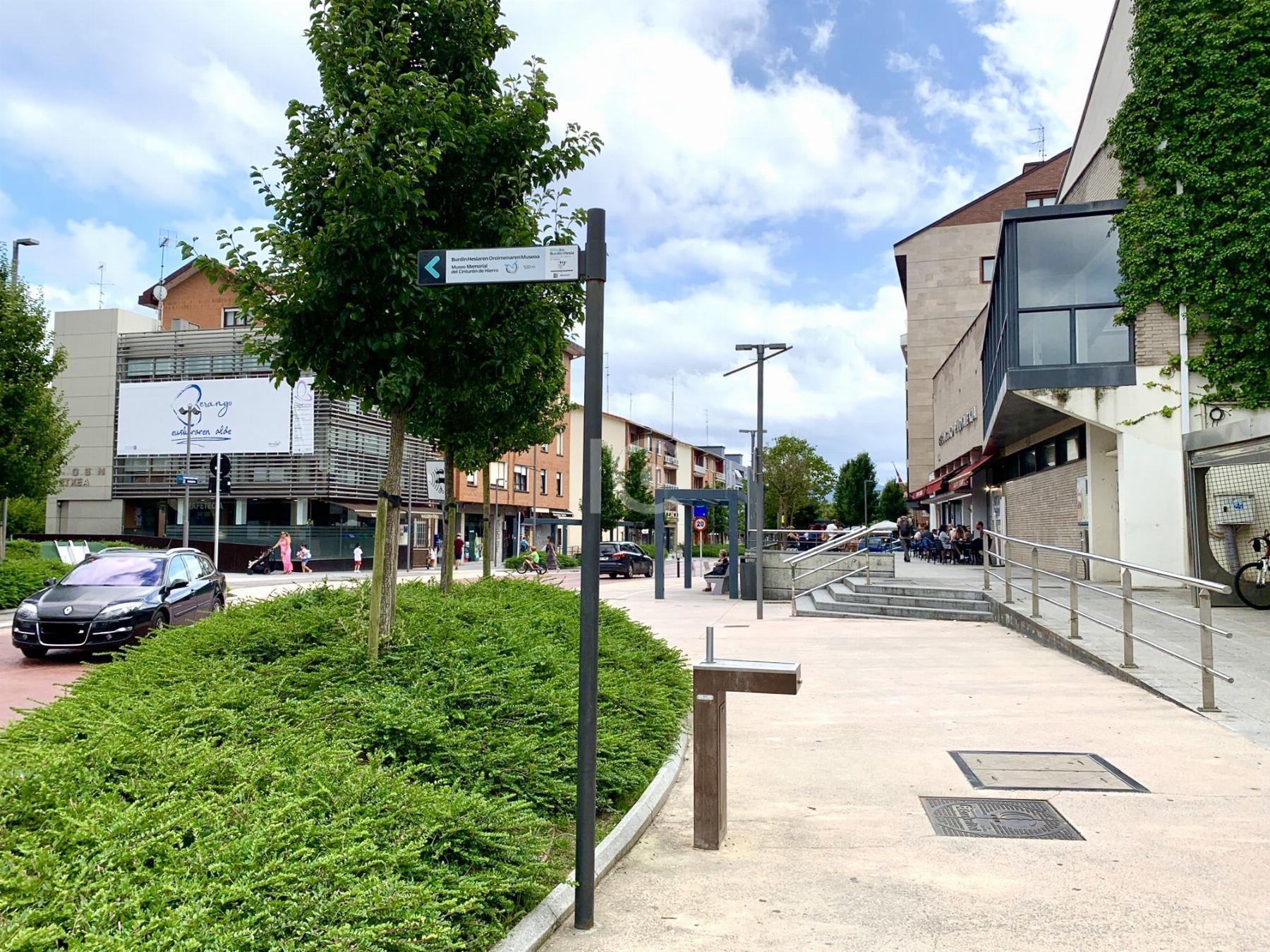 For sale of commercial in Berango