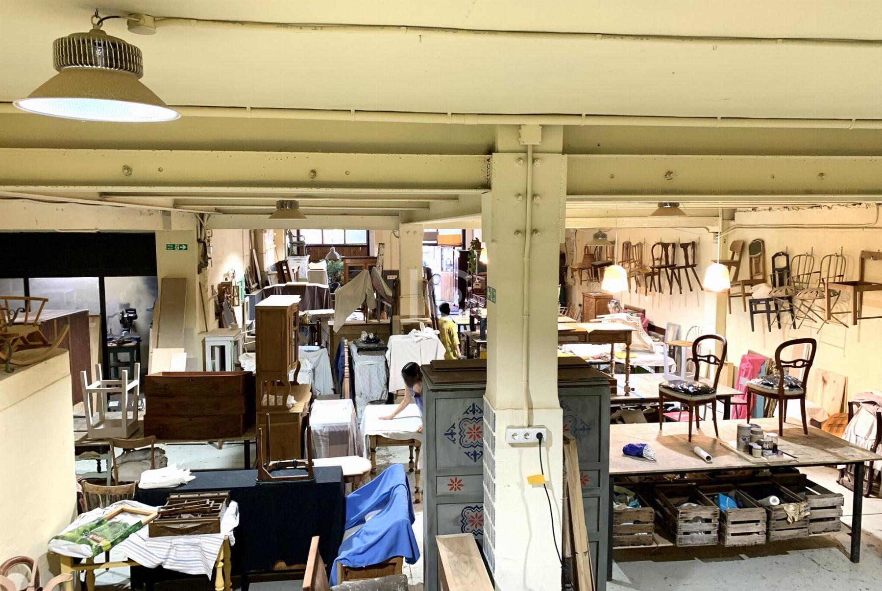 For sale of commercial in Berango