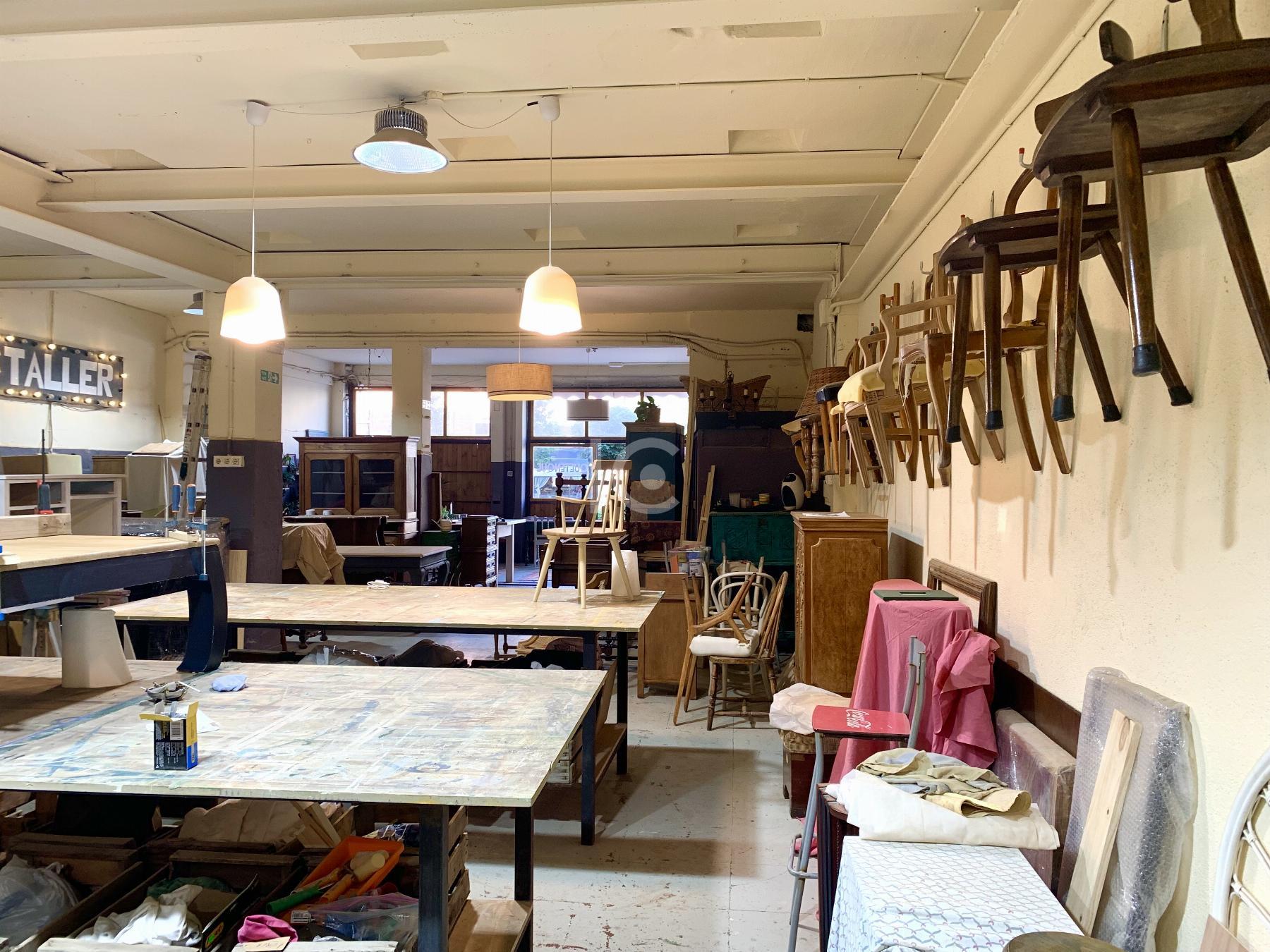 For sale of commercial in Berango