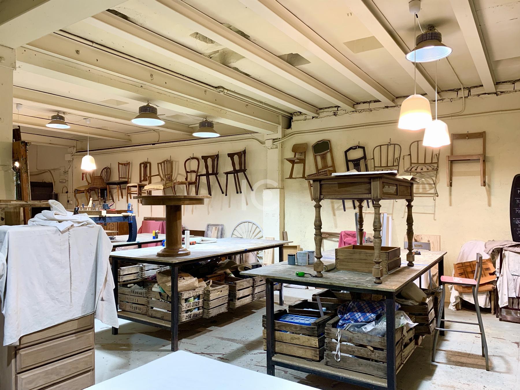 For sale of commercial in Berango