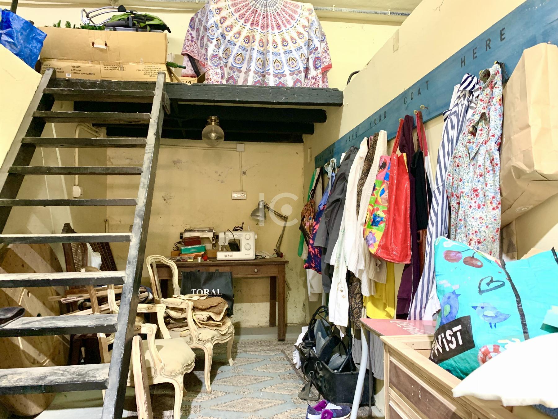 For sale of commercial in Berango