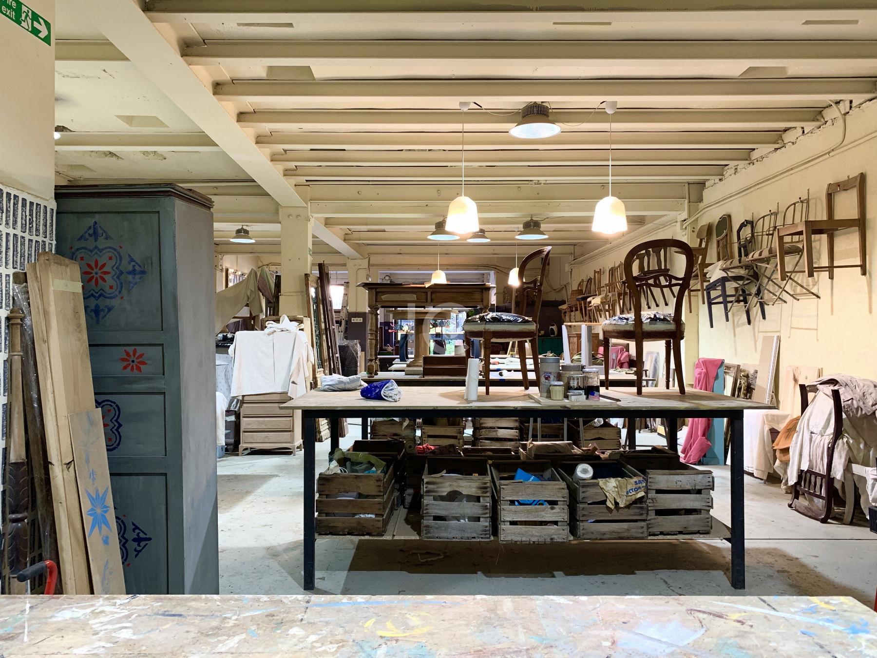 For sale of commercial in Berango