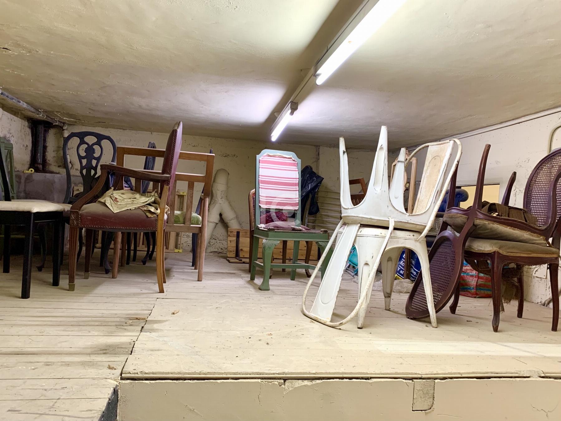 For sale of commercial in Berango