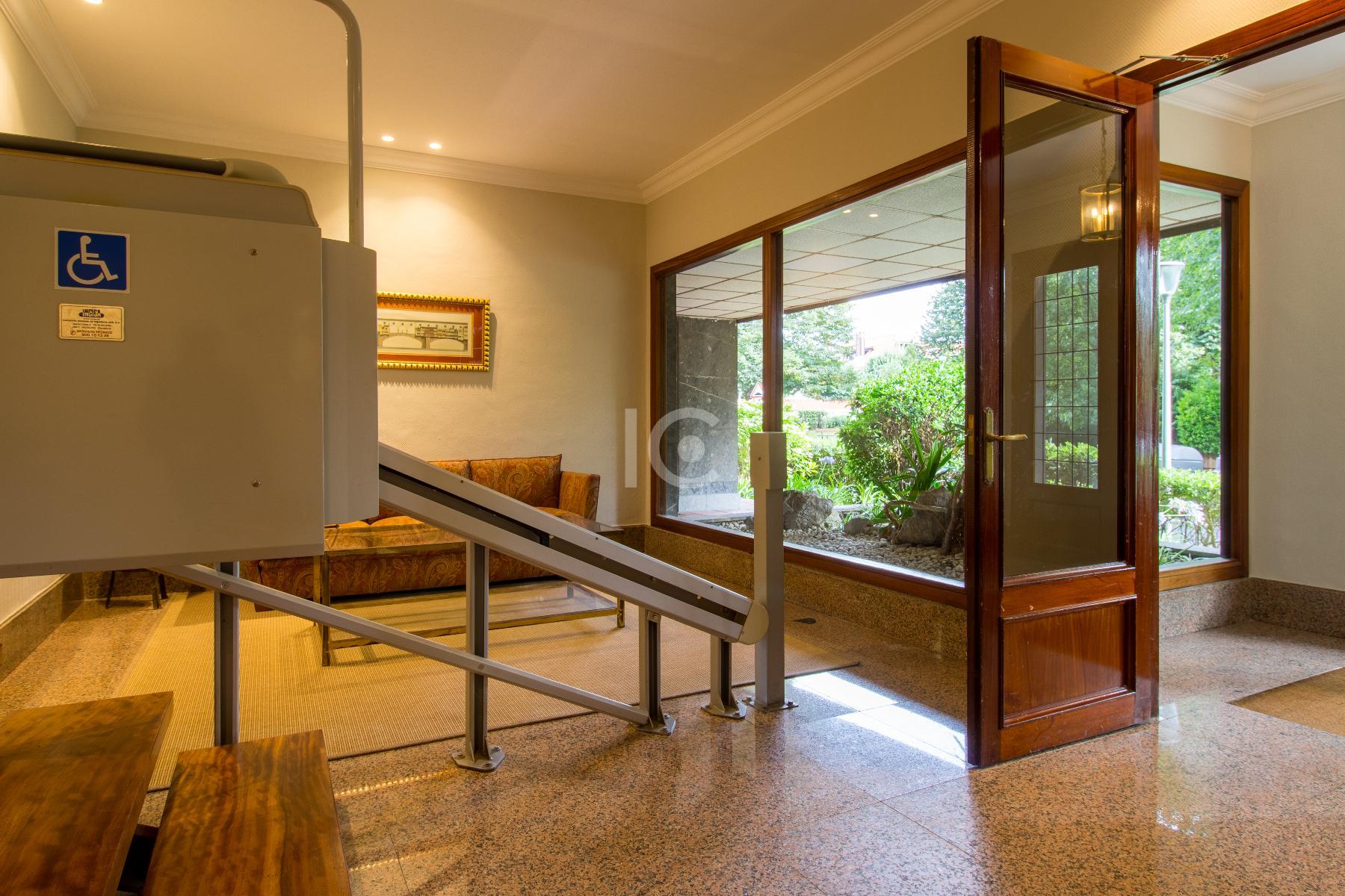 For sale of flat in Getxo