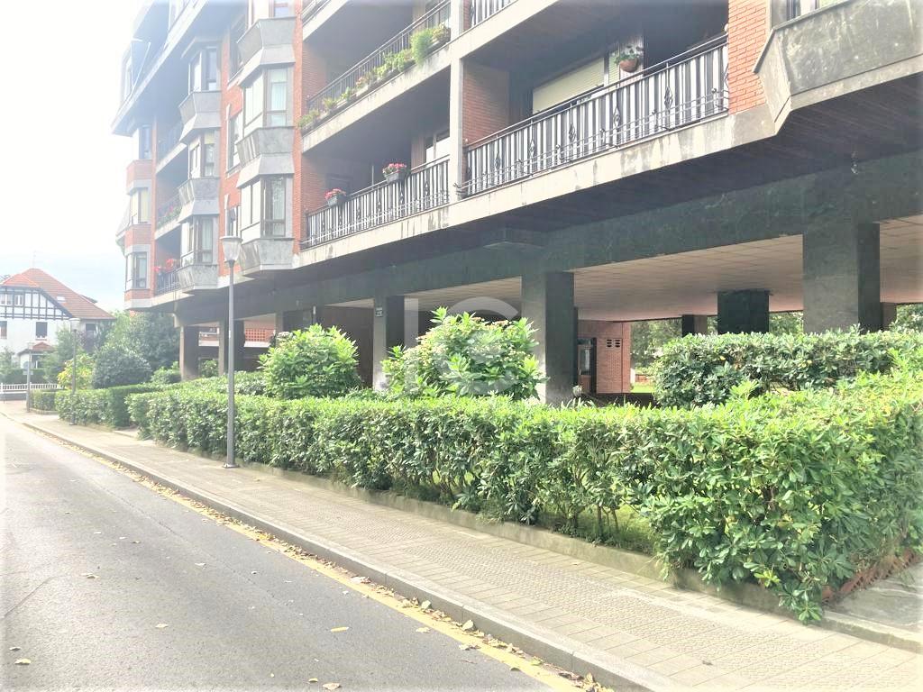 For sale of flat in Getxo