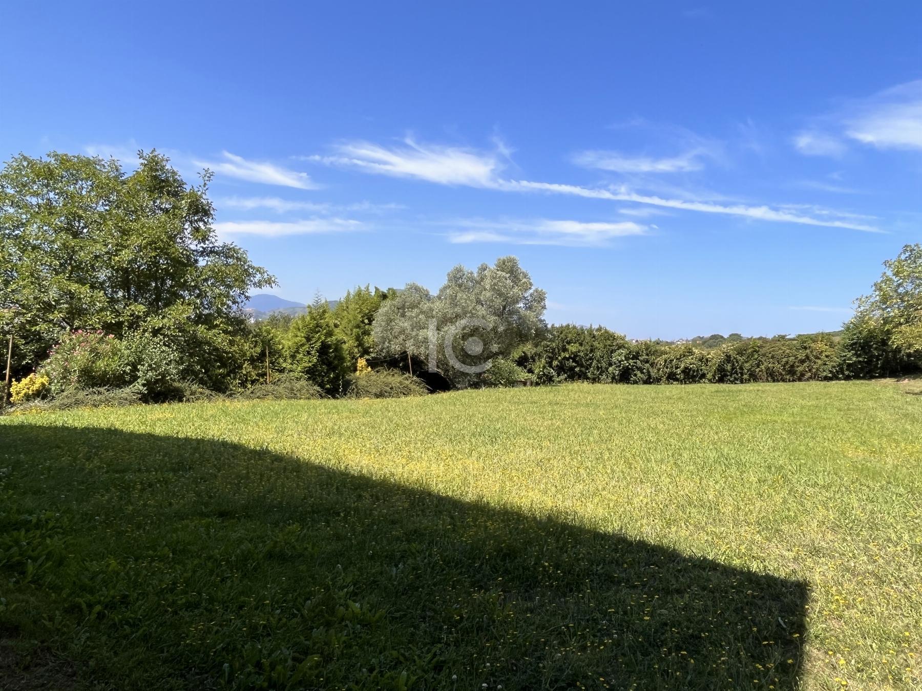 For sale of chalet in Leioa