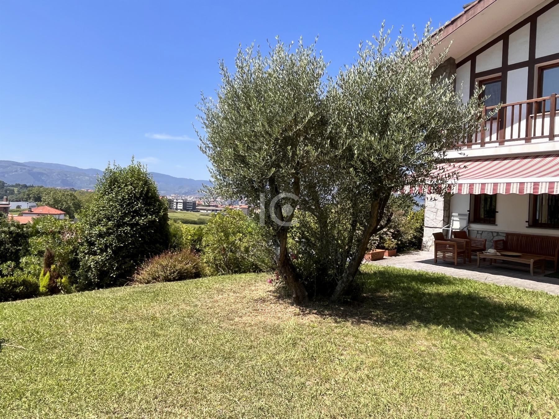 For sale of chalet in Leioa