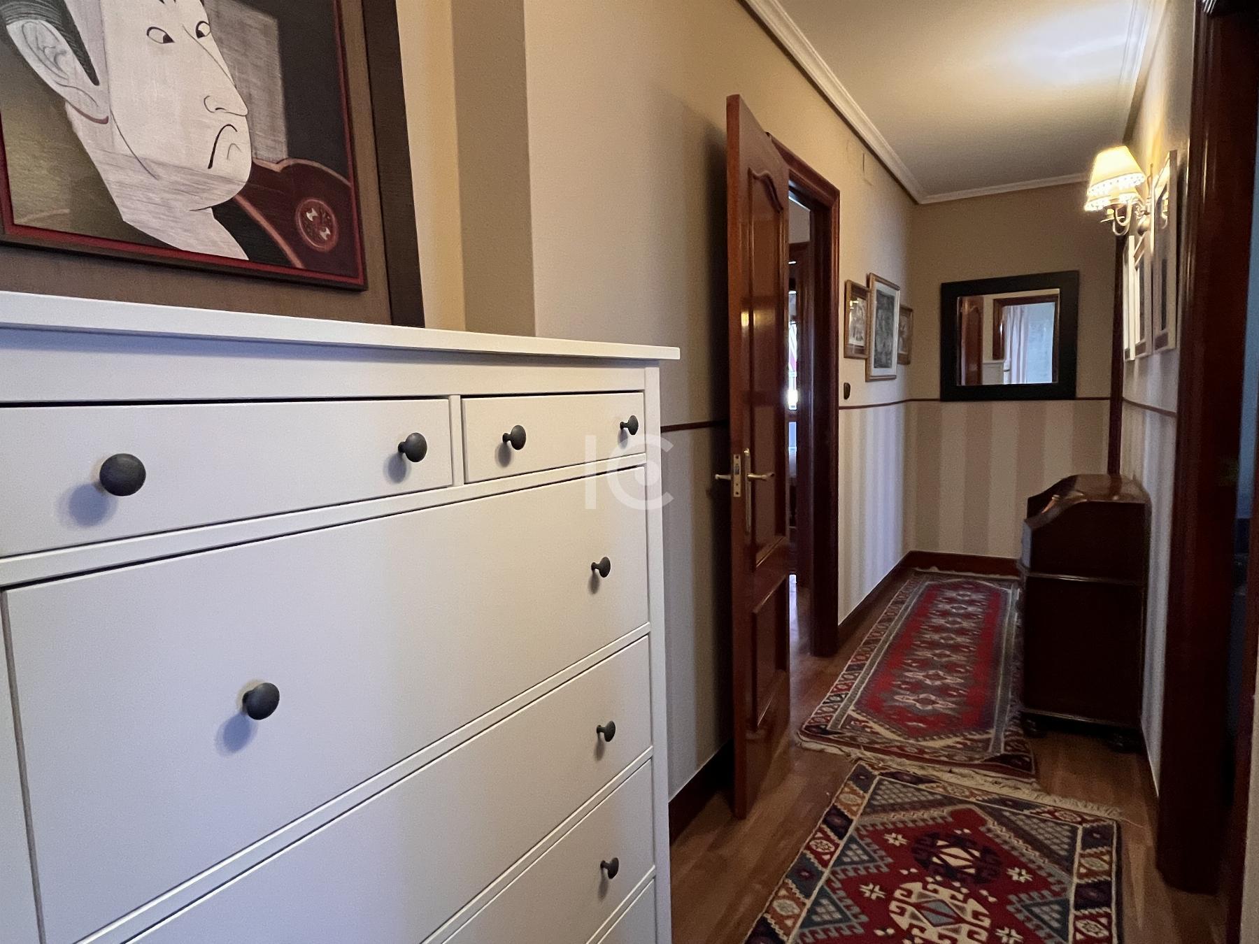 For sale of chalet in Leioa