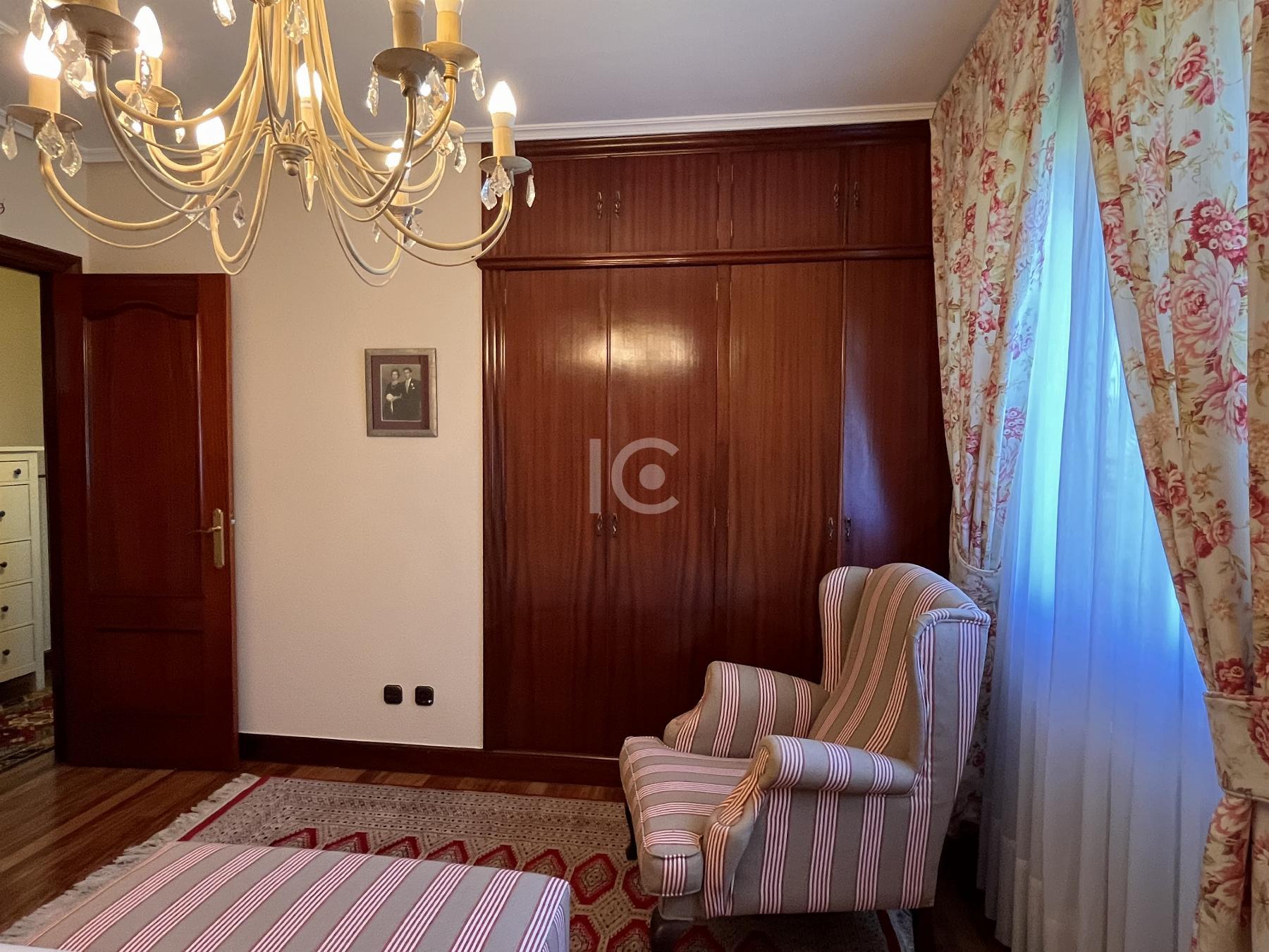For sale of chalet in Leioa