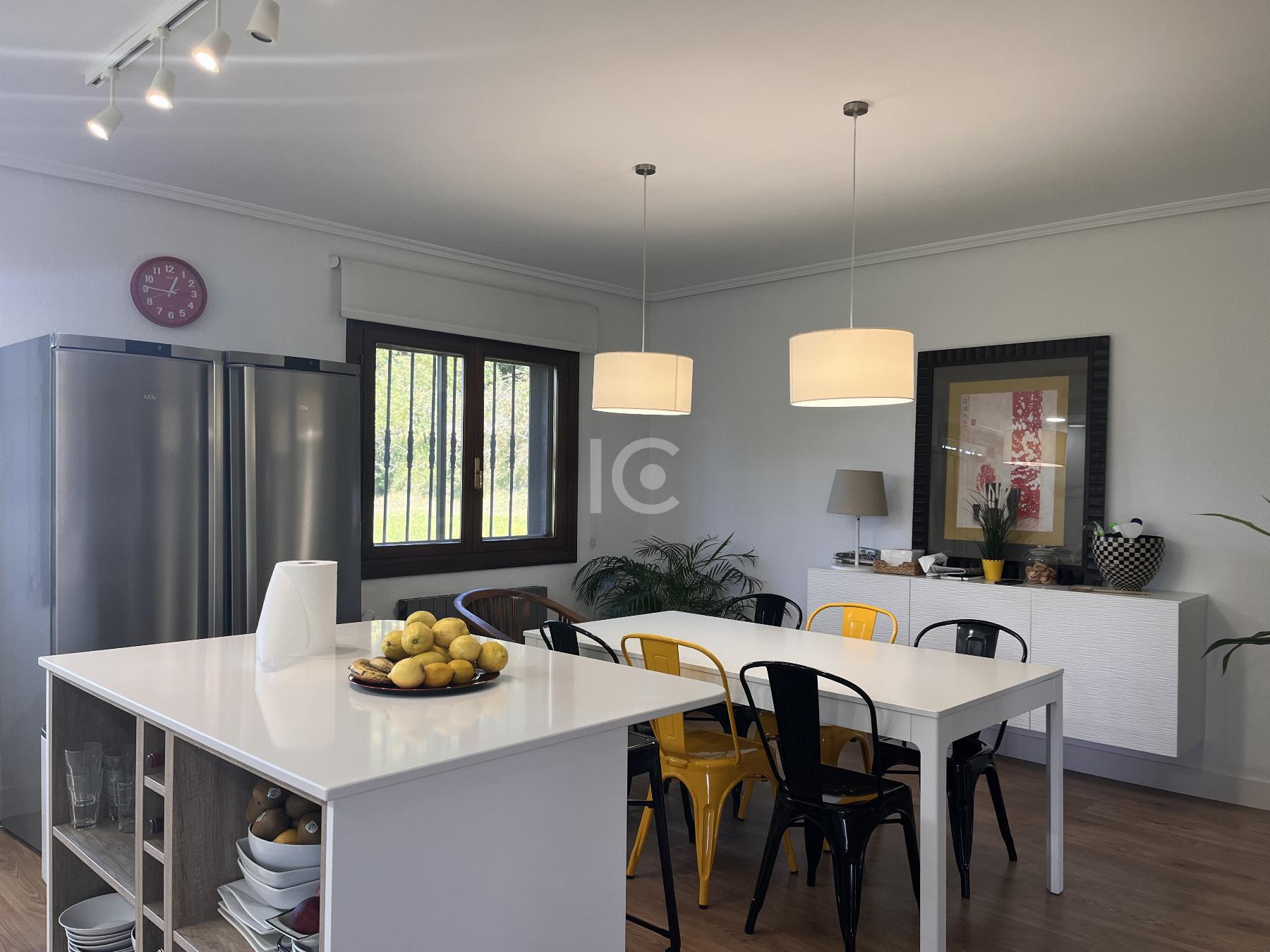 For sale of chalet in Leioa