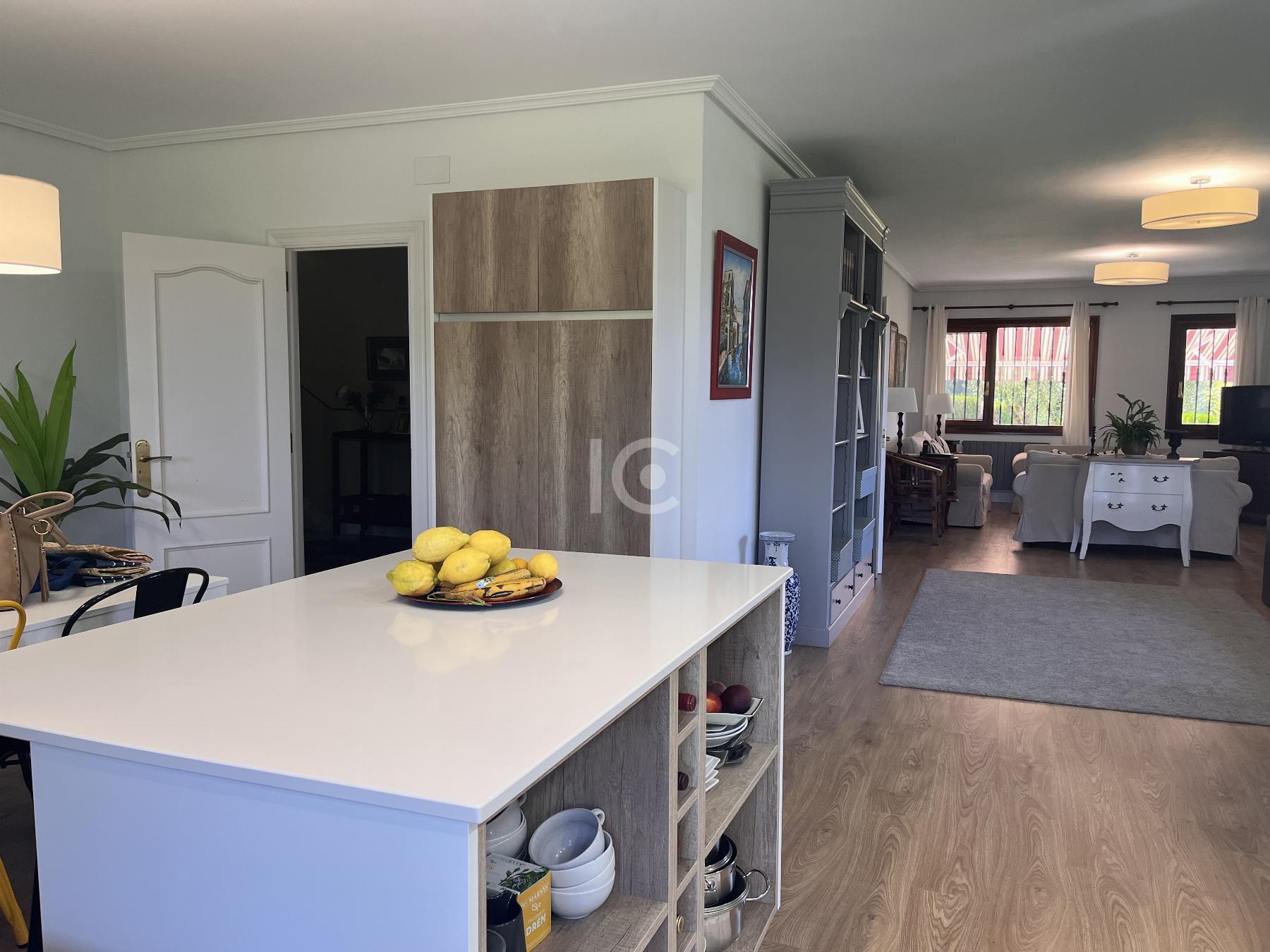 For sale of chalet in Leioa