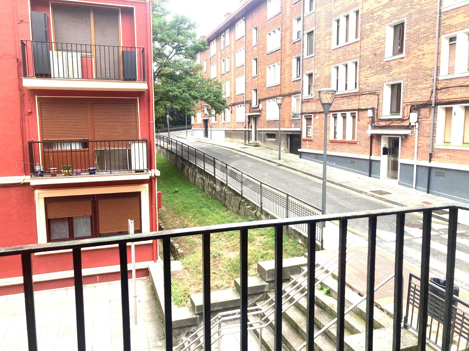 For sale of flat in Sestao