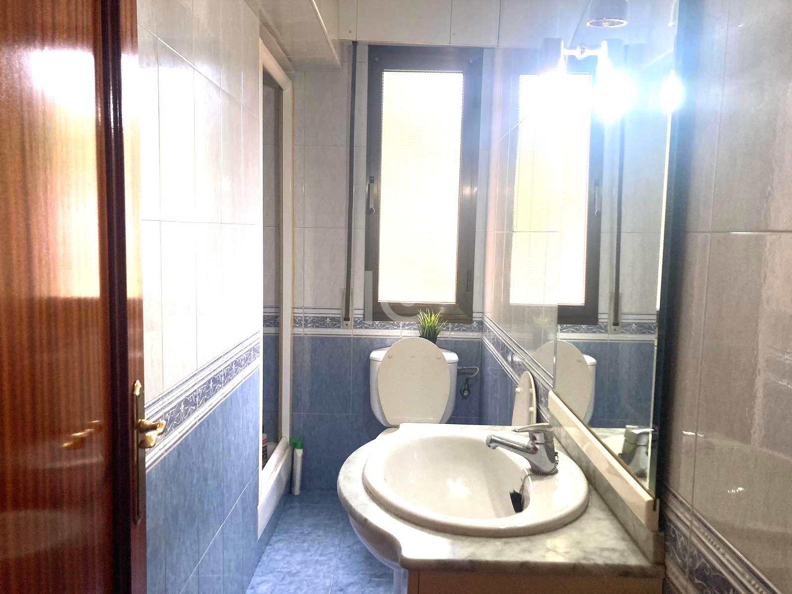 For sale of flat in Sestao