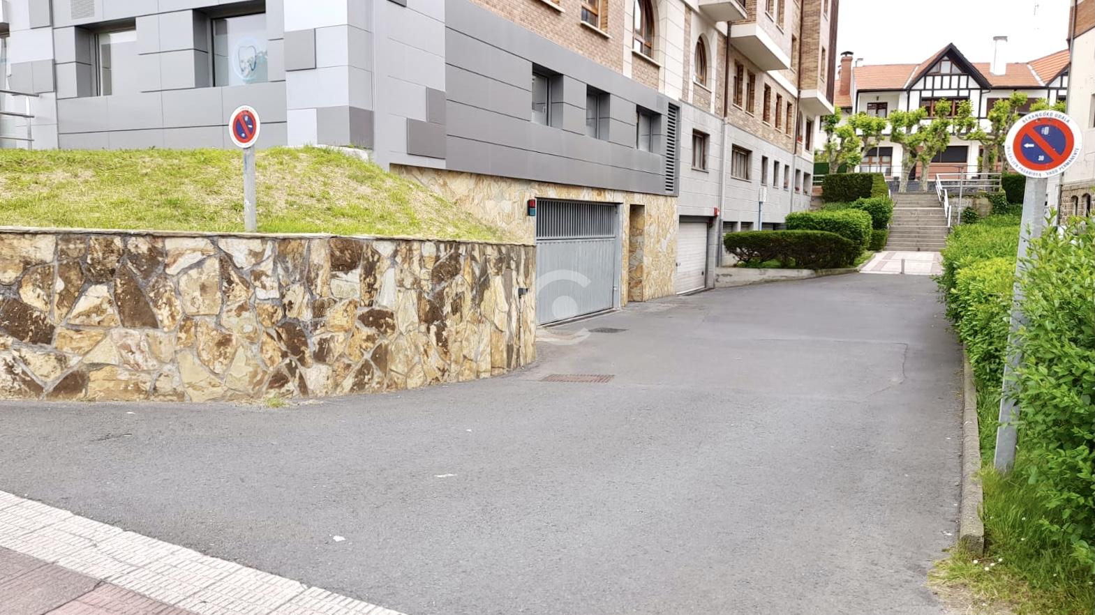 For rent of garage in Berango
