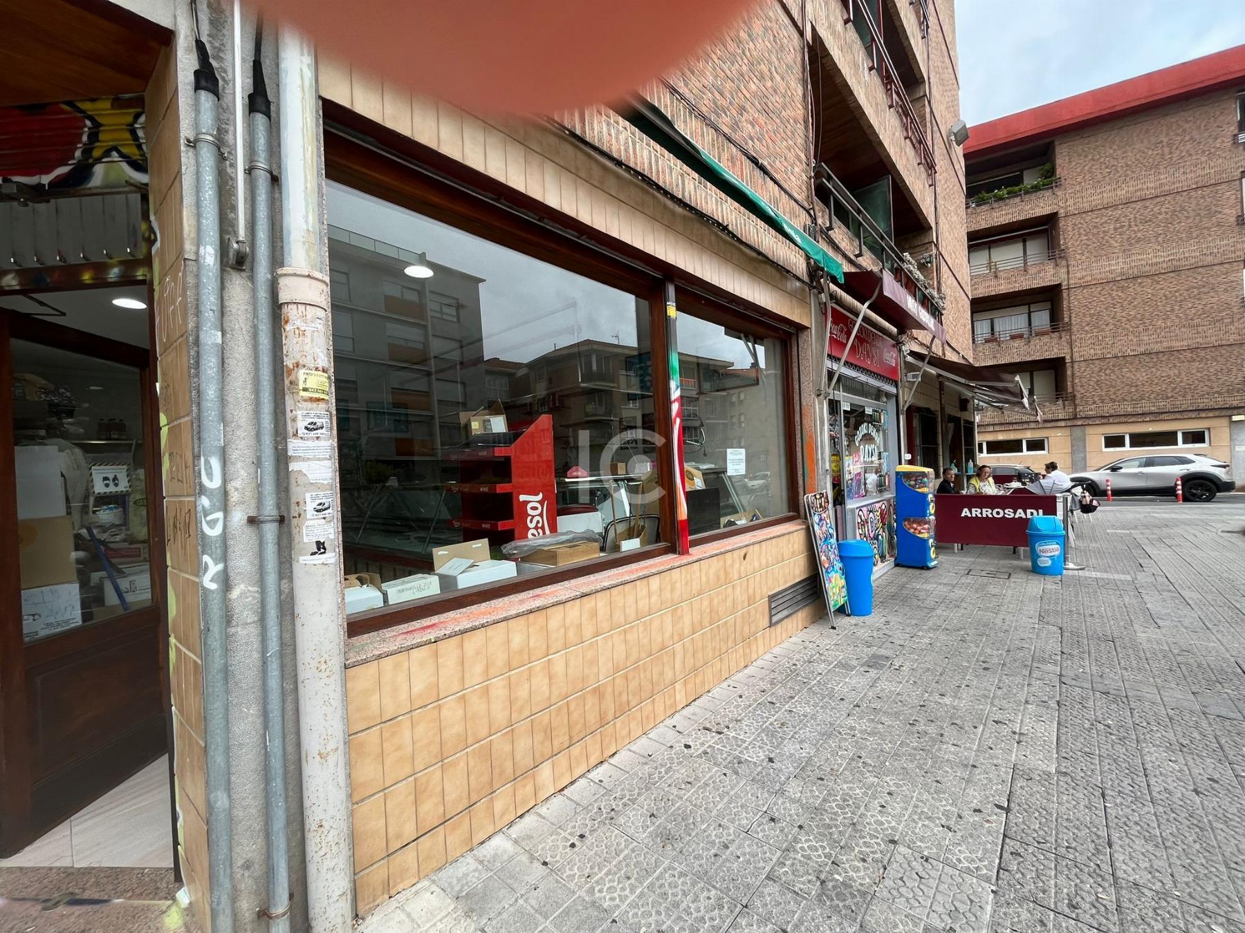 Venta de local comercial en Algorta