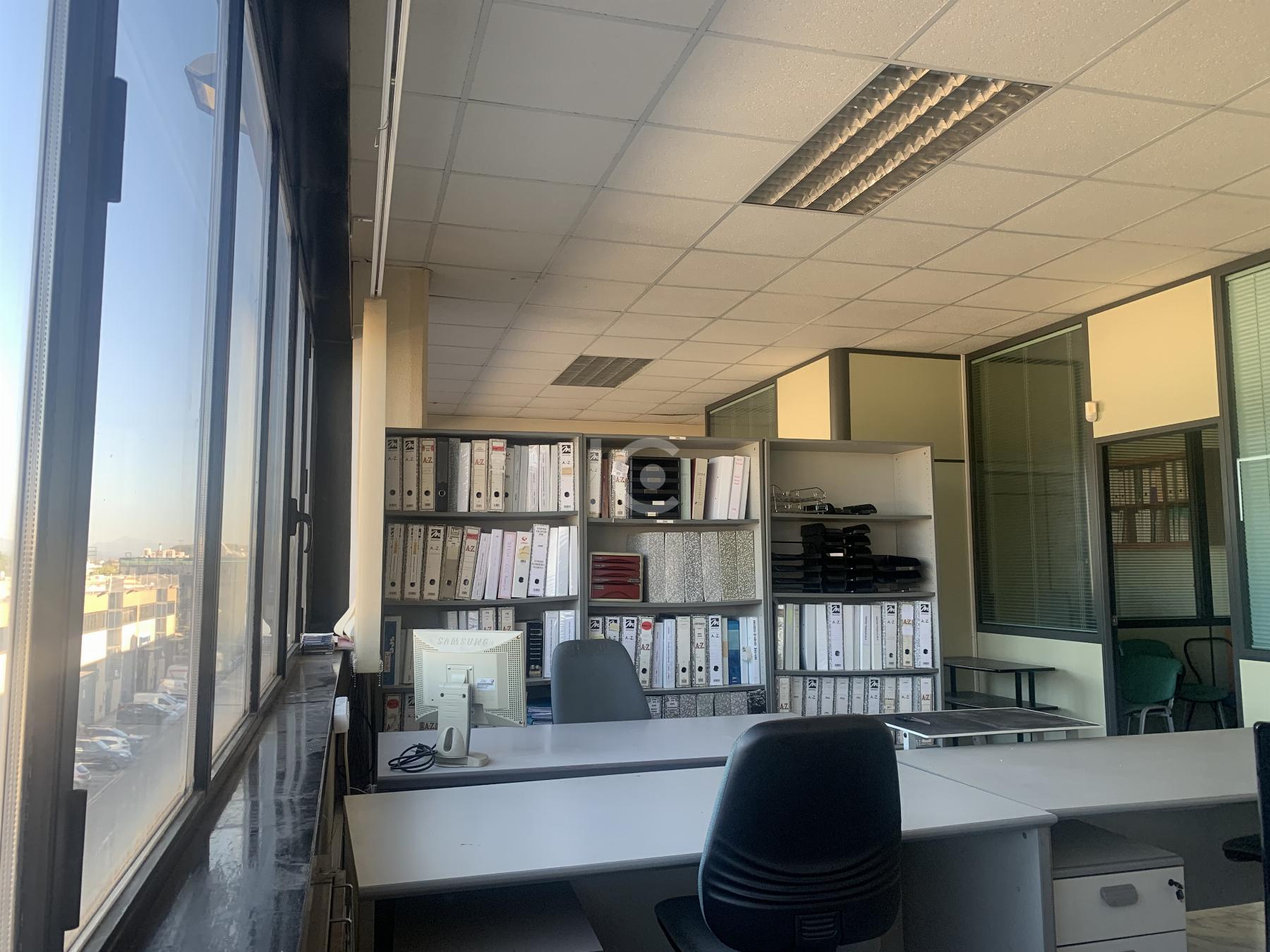 For sale of office in Erandio