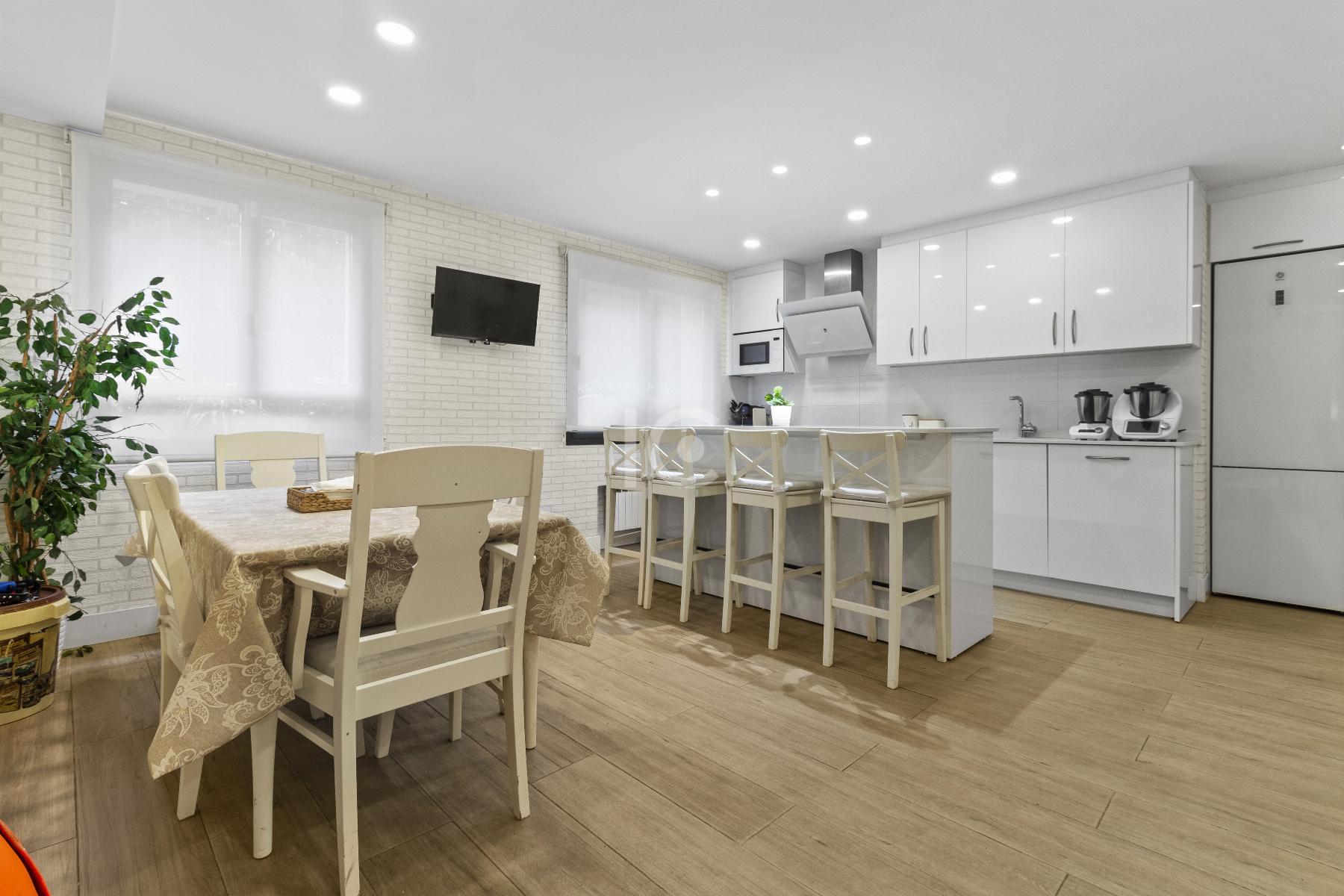 For sale of flat in Getxo