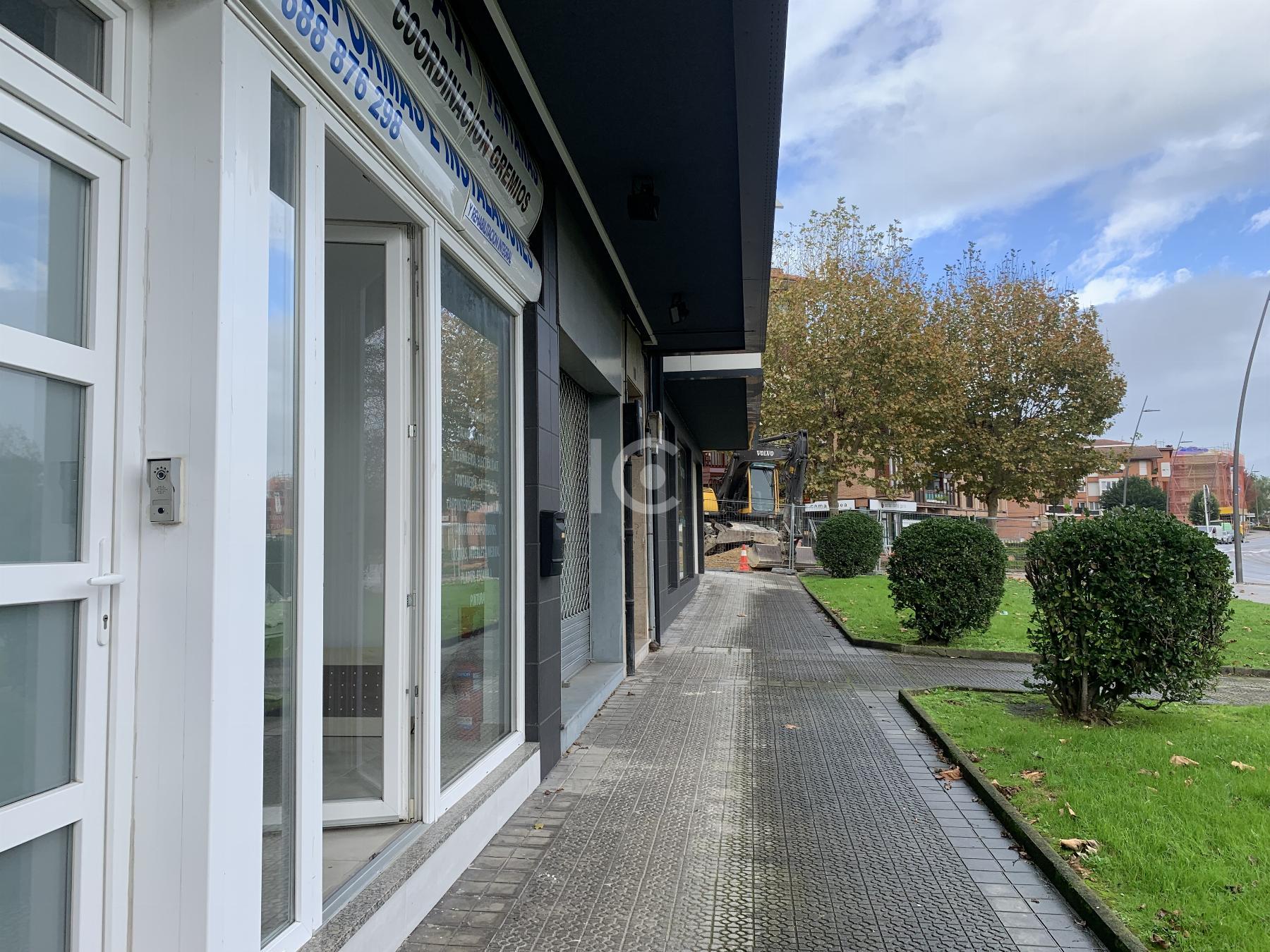 Venta de local comercial en Algorta