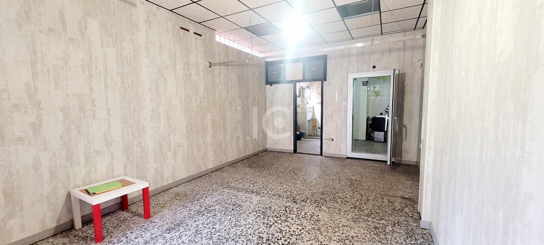 Venta de local comercial en Algorta