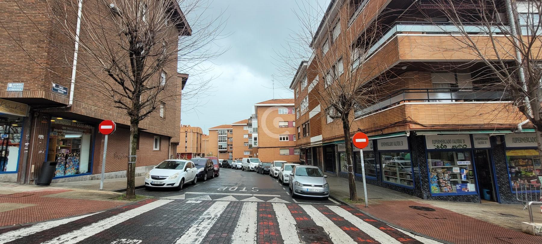 For sale of commercial in Getxo