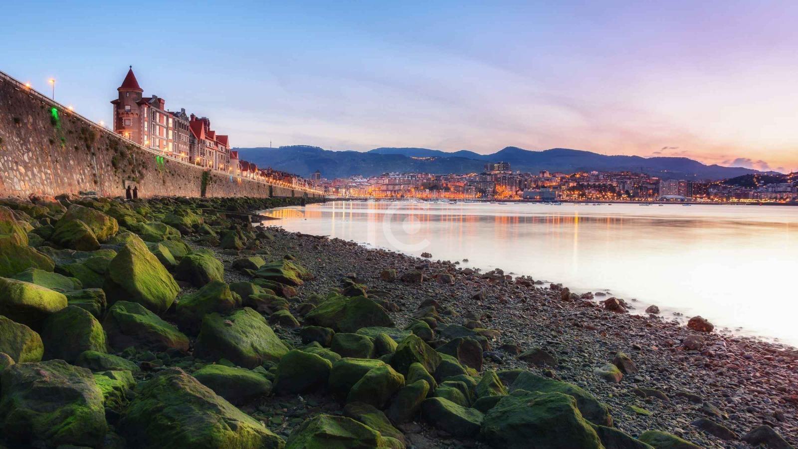 For sale of chalet in Getxo