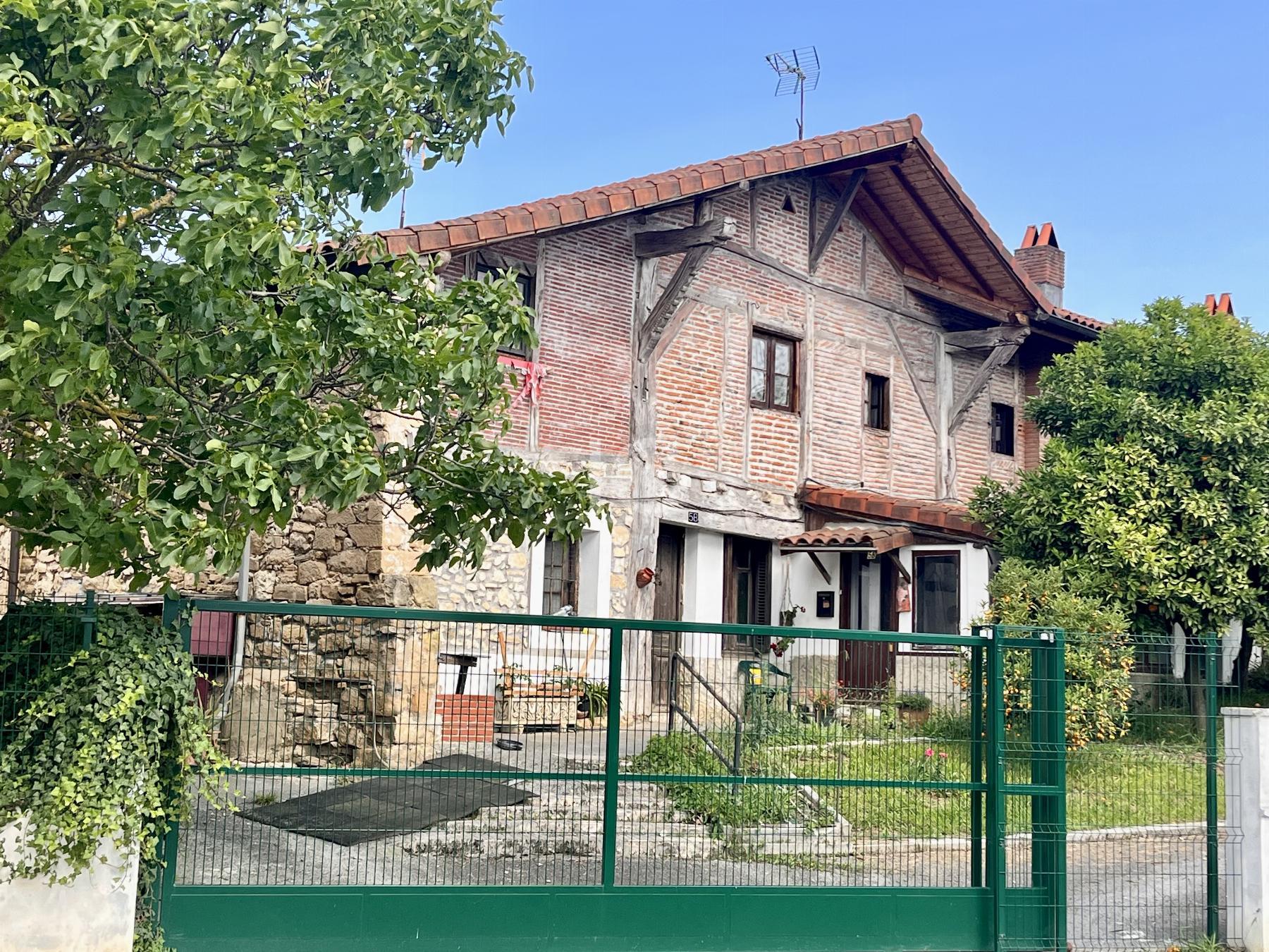 For sale of chalet in Berango