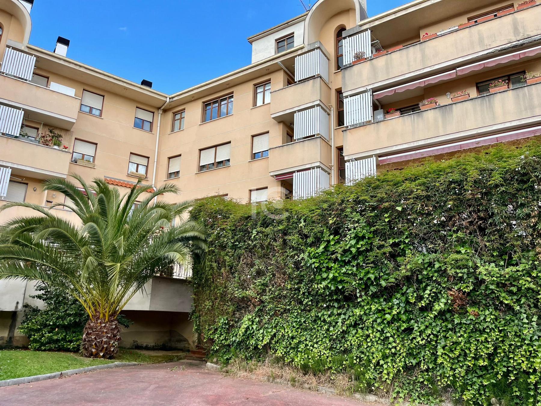 For sale of duplex in Getxo