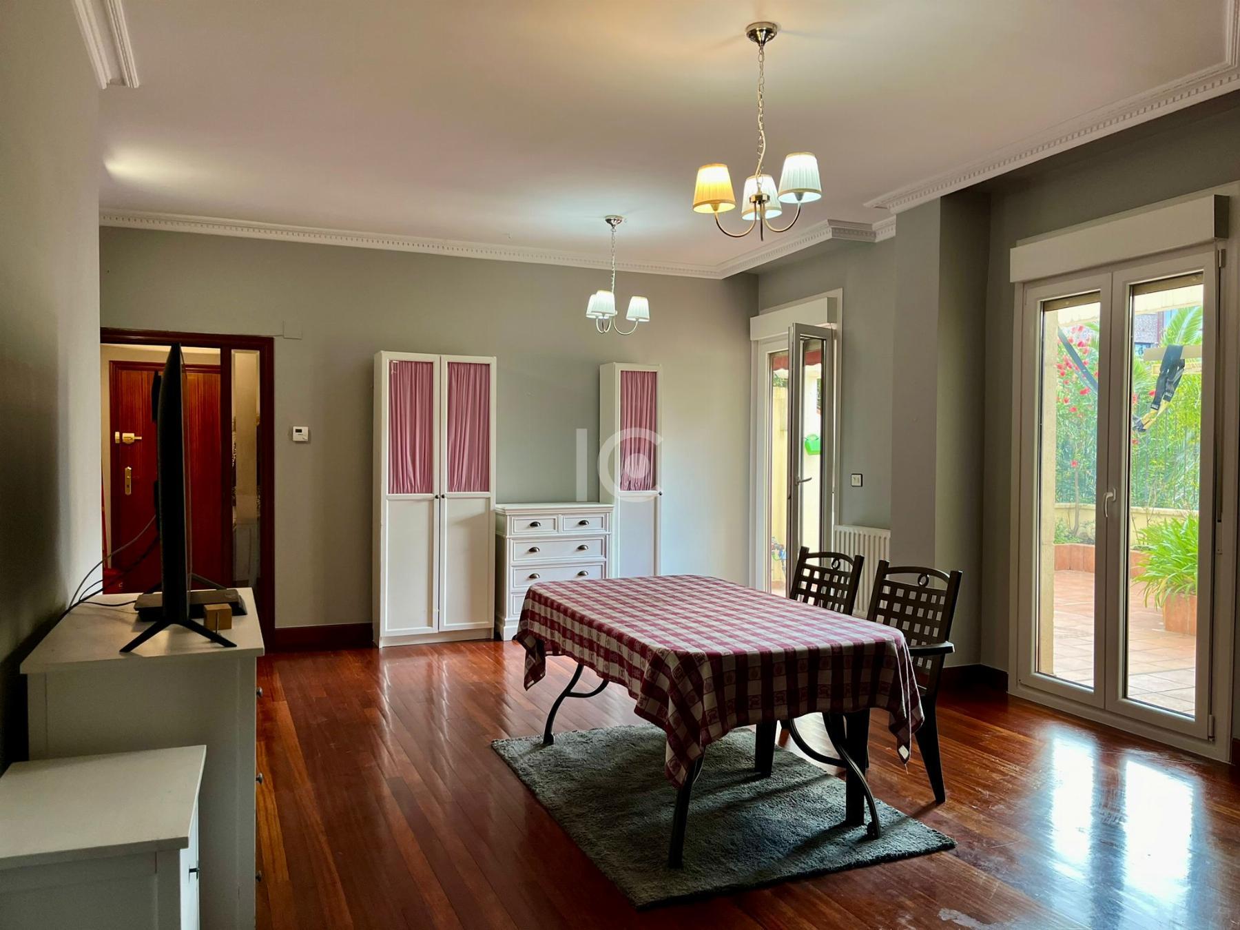 For sale of duplex in Getxo
