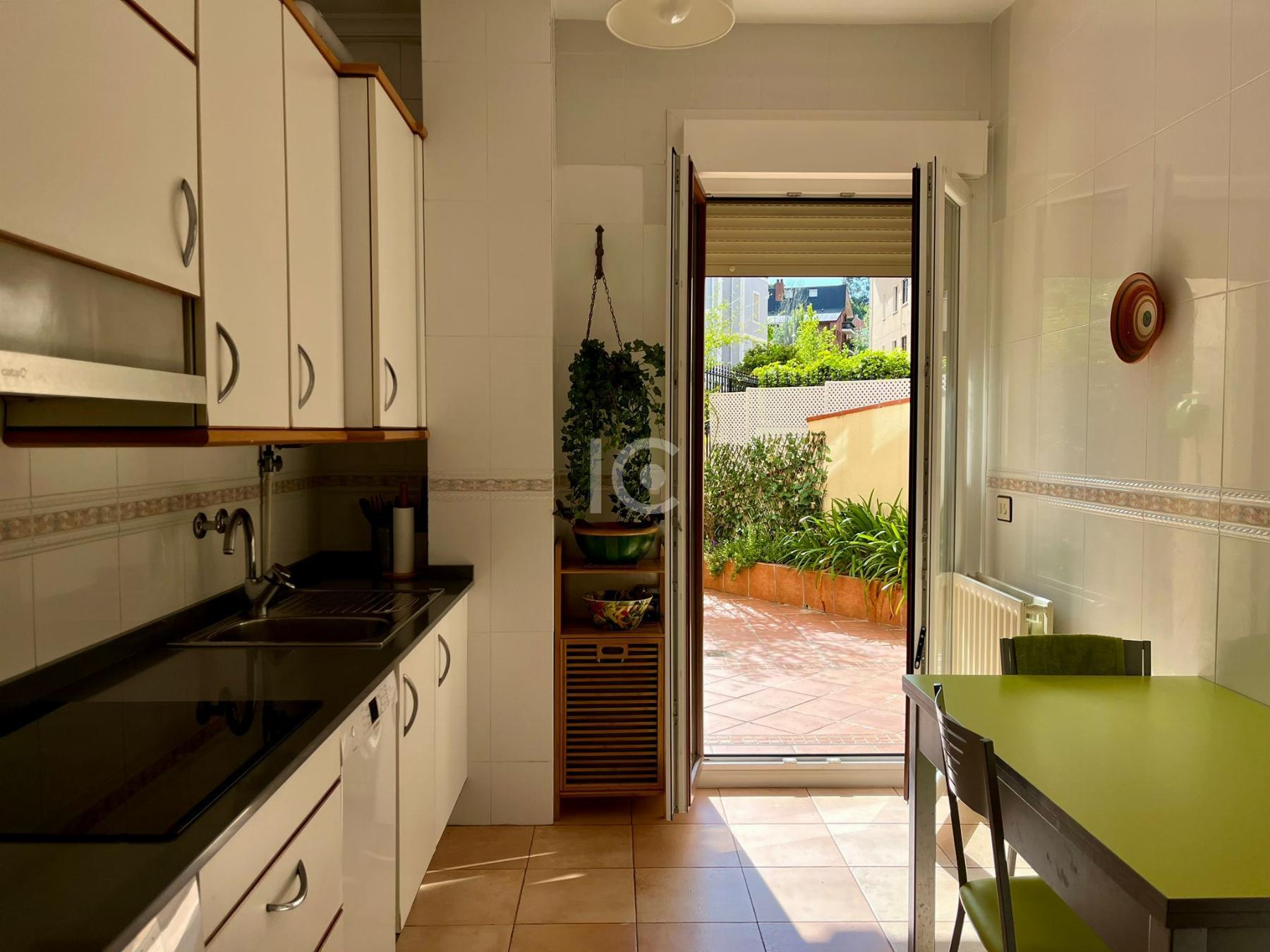 For sale of duplex in Getxo