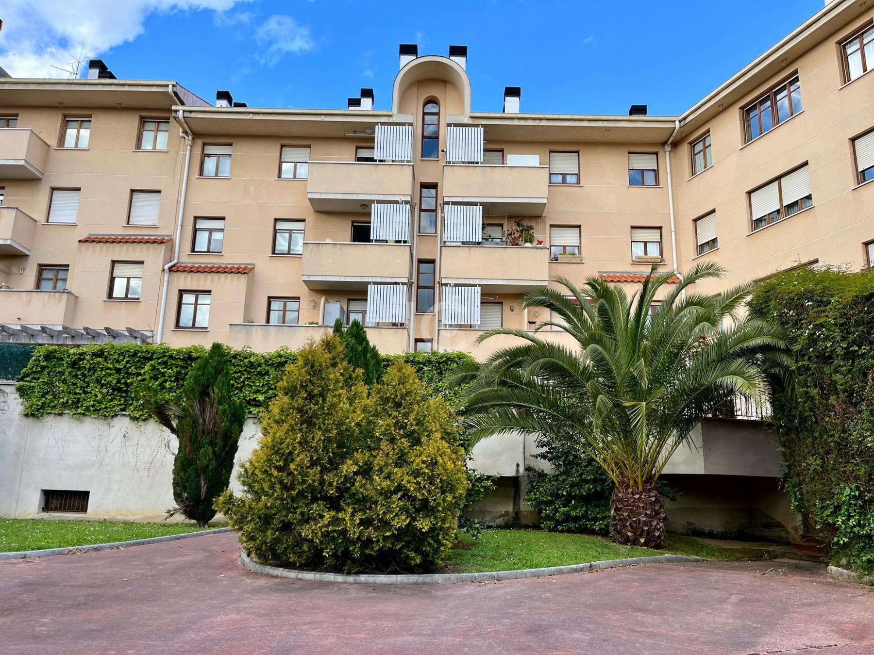 For sale of duplex in Getxo
