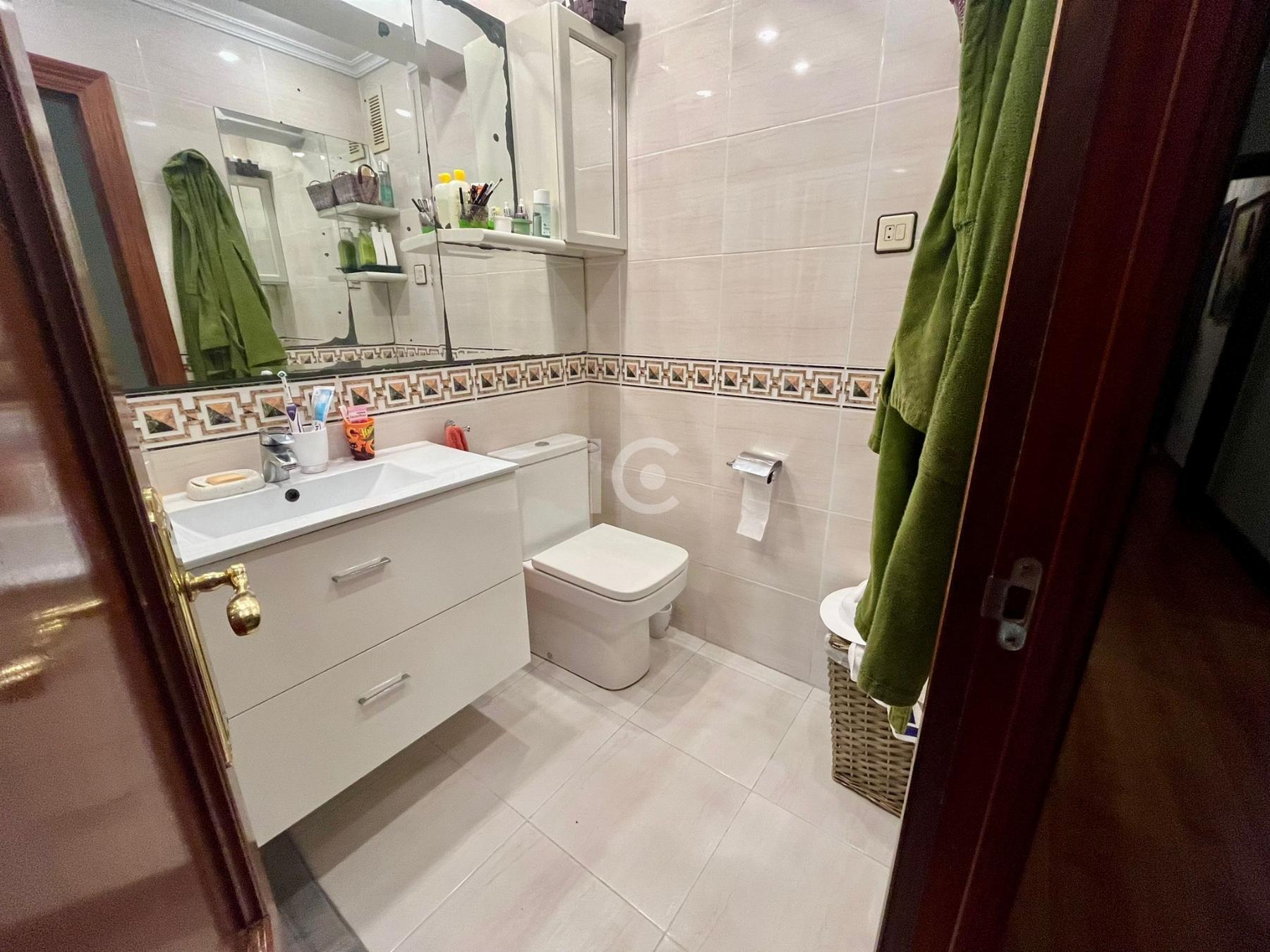 For sale of flat in Leioa