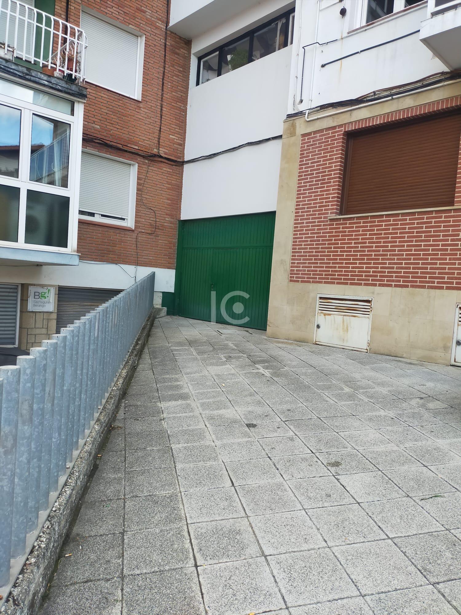 For sale of storage room in Berango
