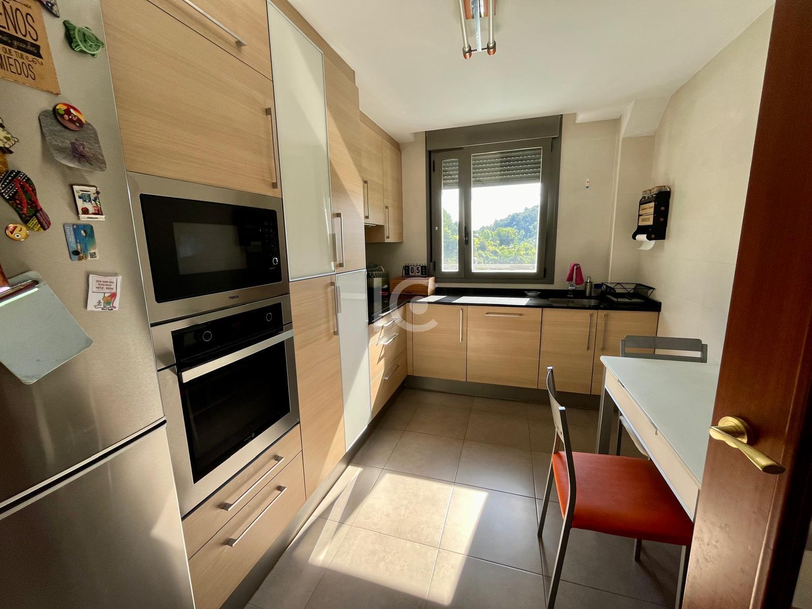 For sale of chalet in Barakaldo