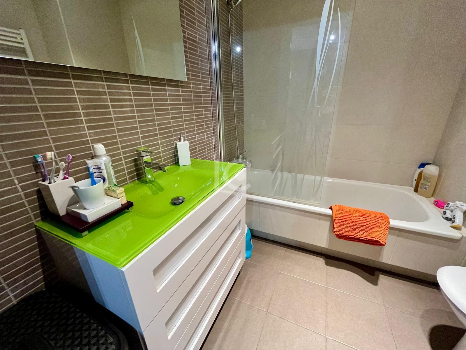 For sale of chalet in Barakaldo