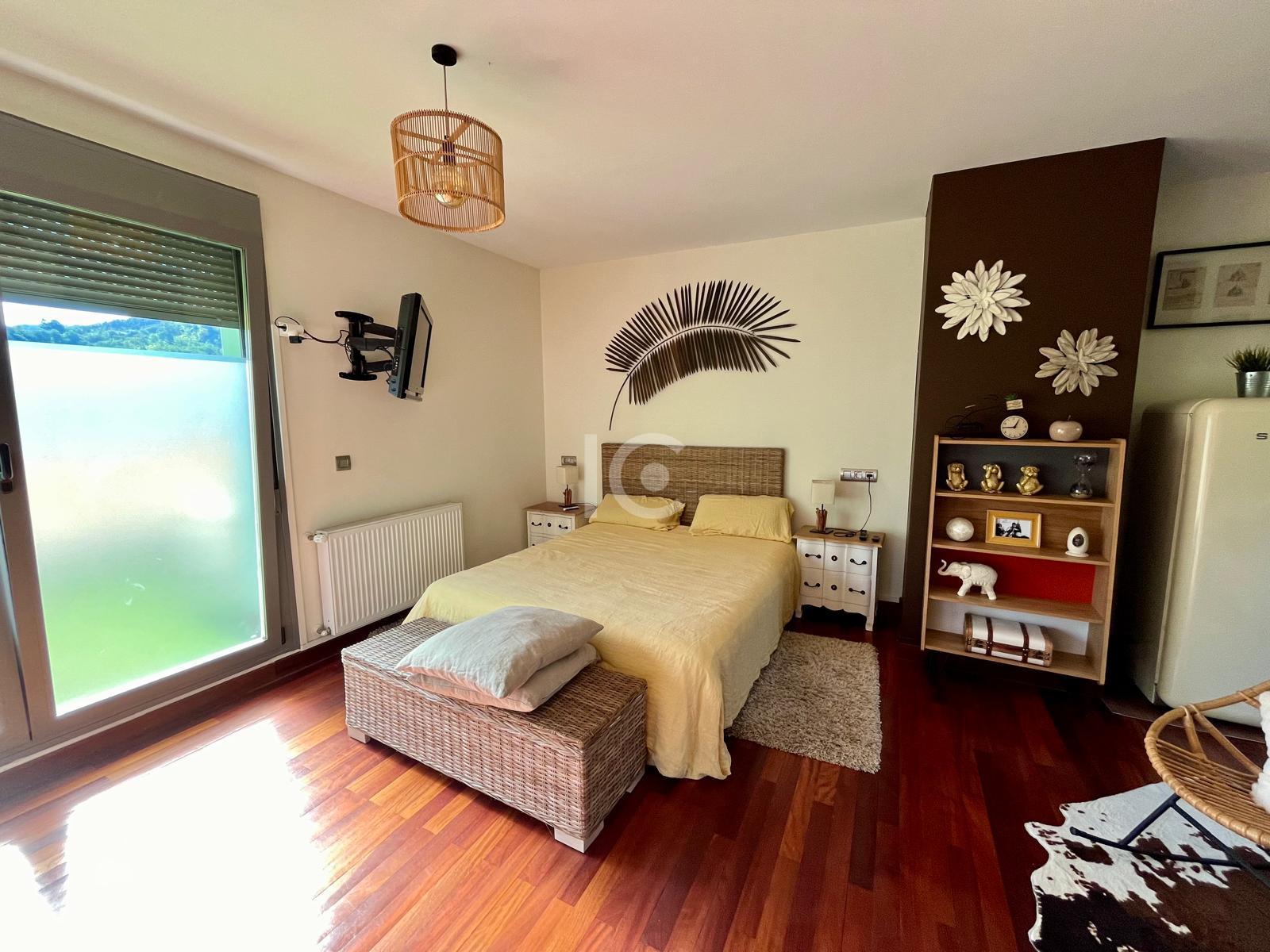 For sale of chalet in Barakaldo