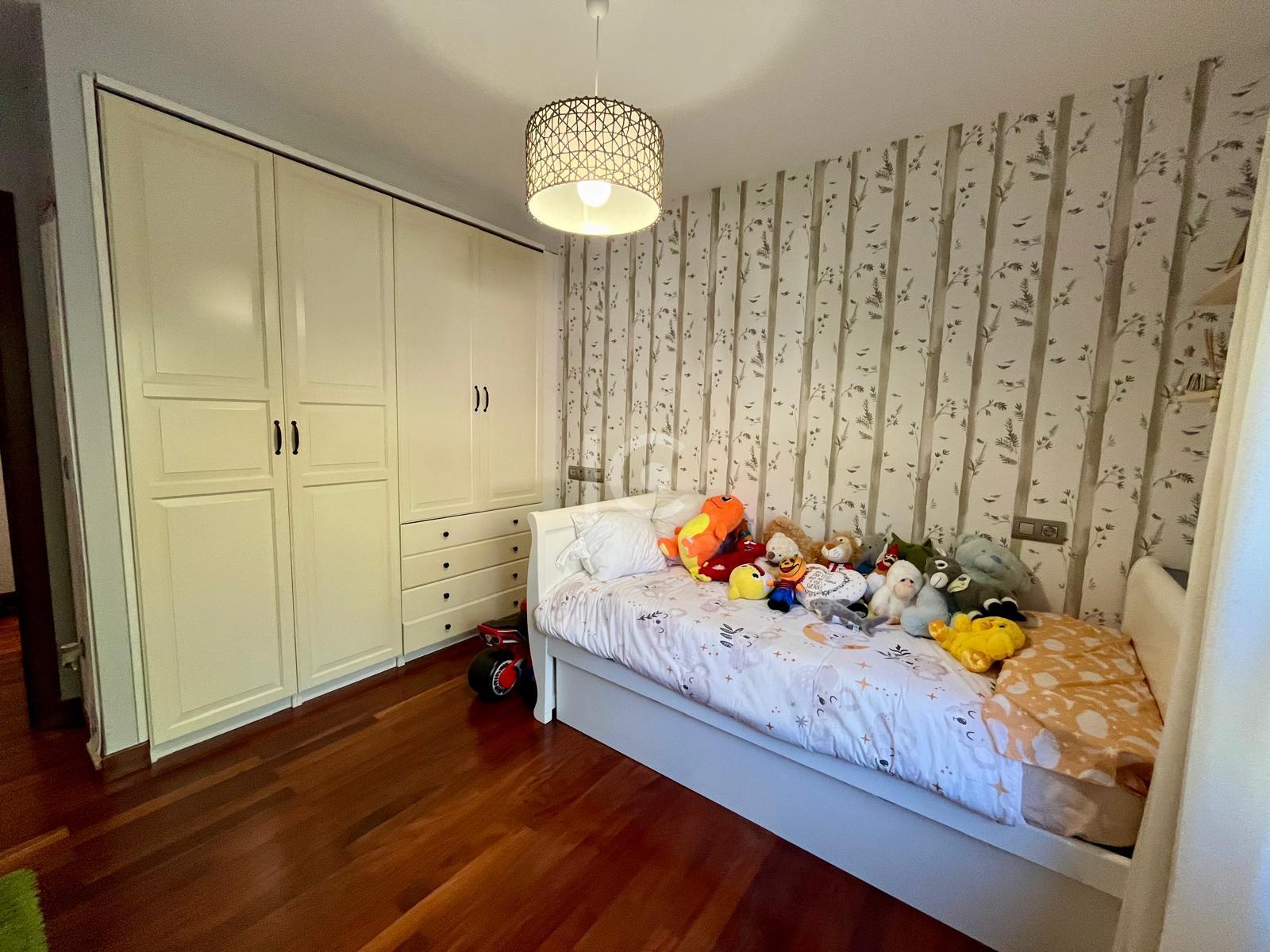 For sale of chalet in Barakaldo