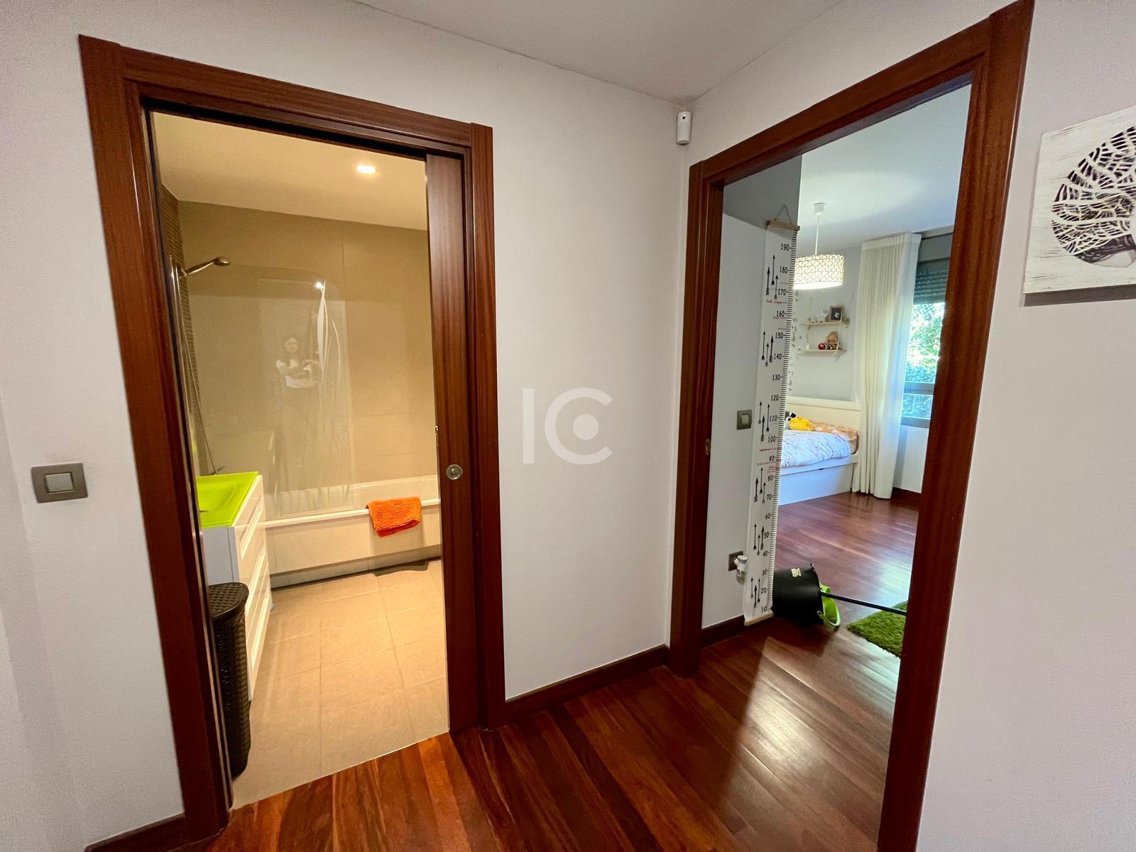 For sale of chalet in Barakaldo