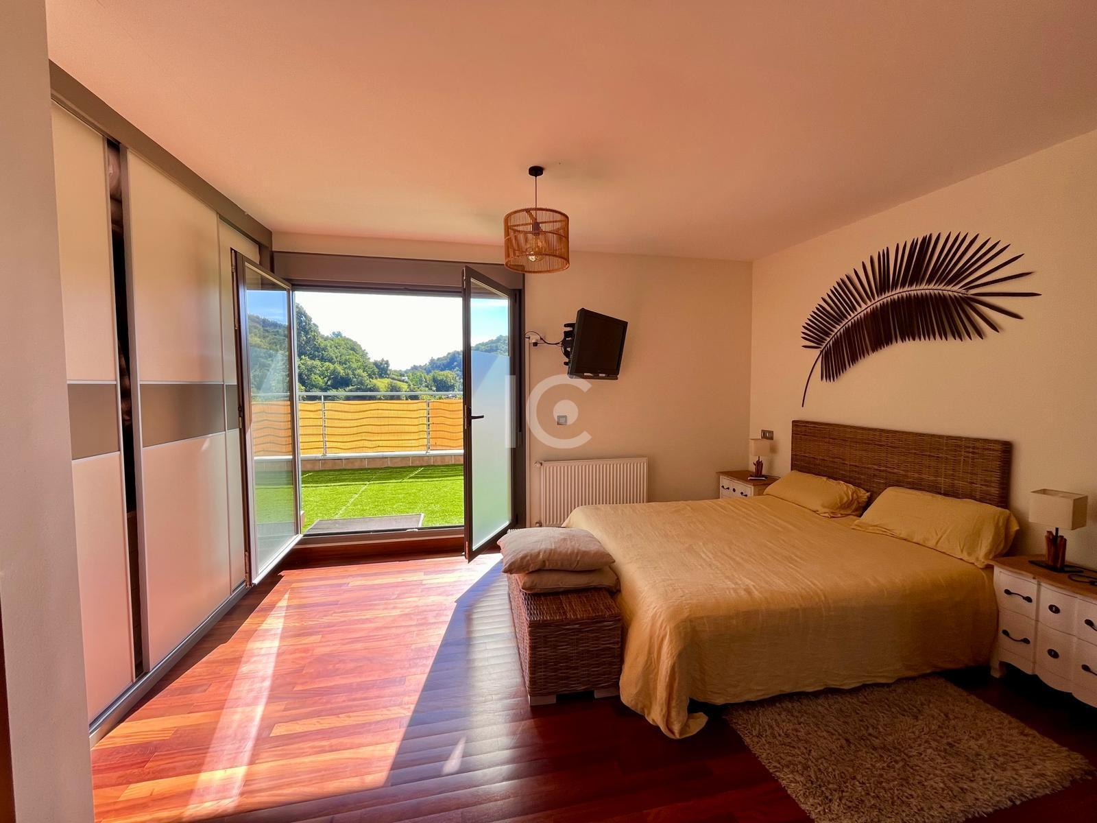 For sale of chalet in Barakaldo