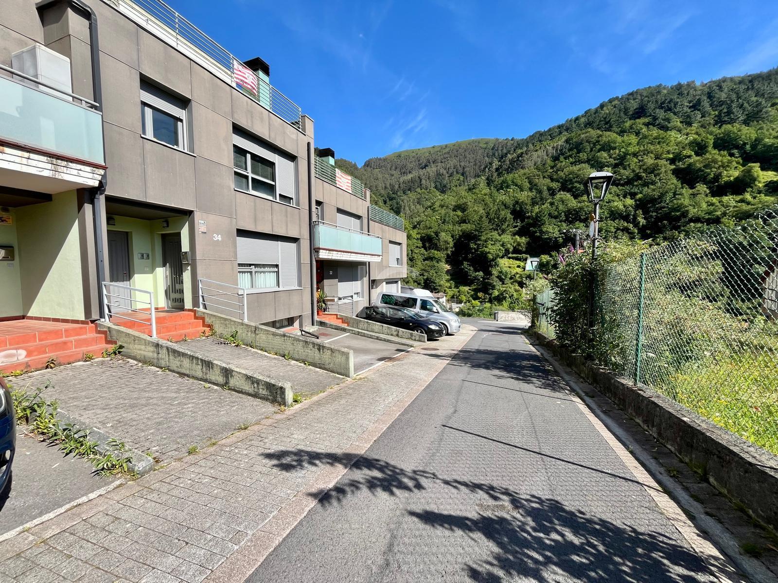 For sale of chalet in Barakaldo