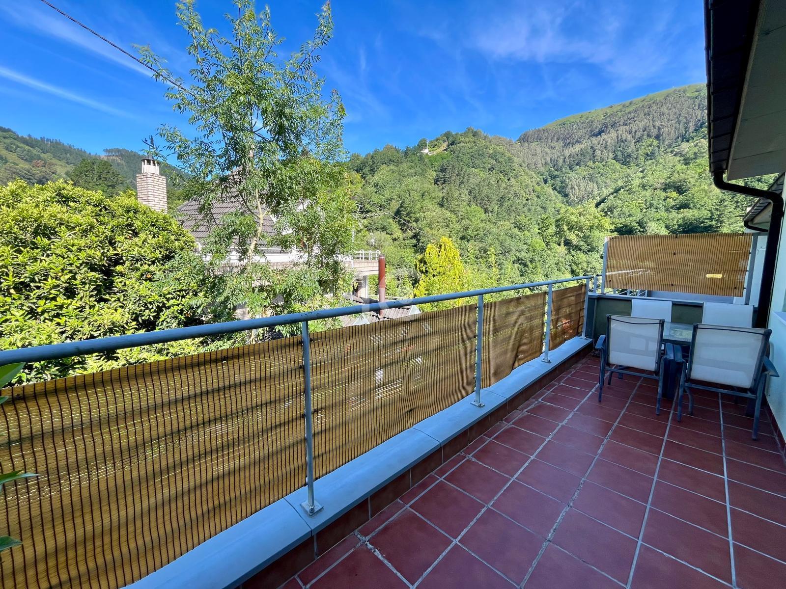 For sale of chalet in Barakaldo