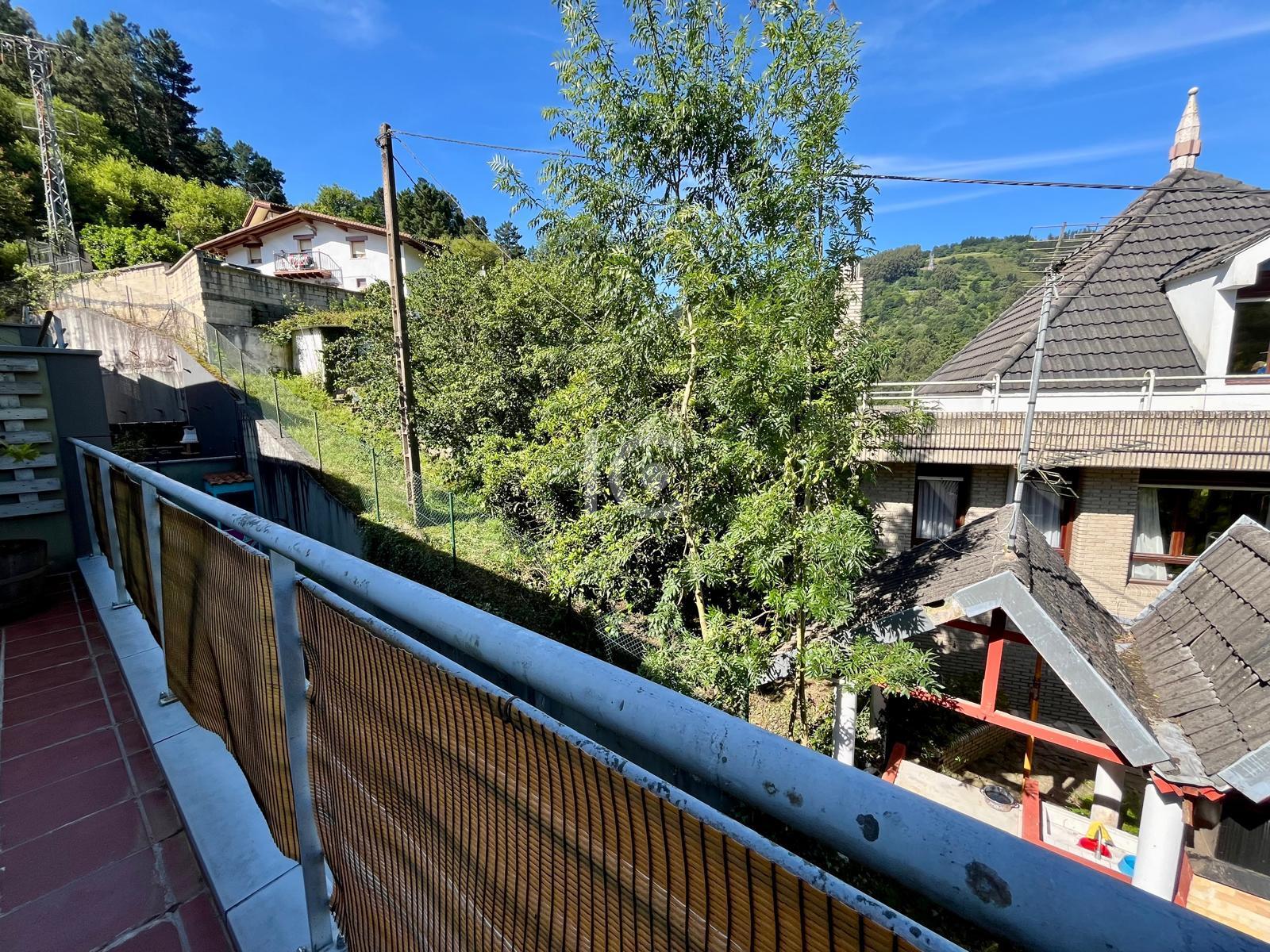 For sale of chalet in Barakaldo