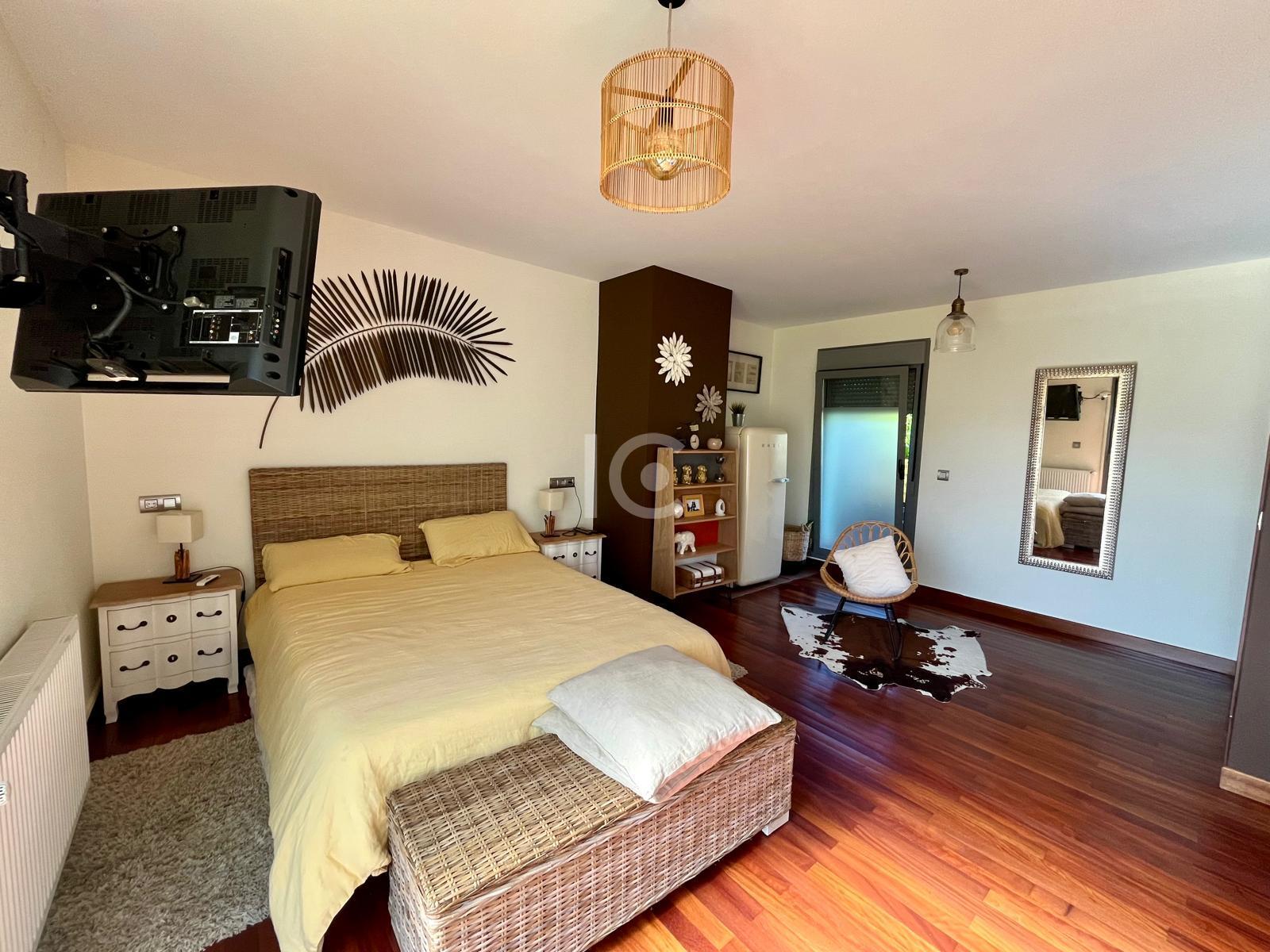 For sale of chalet in Barakaldo