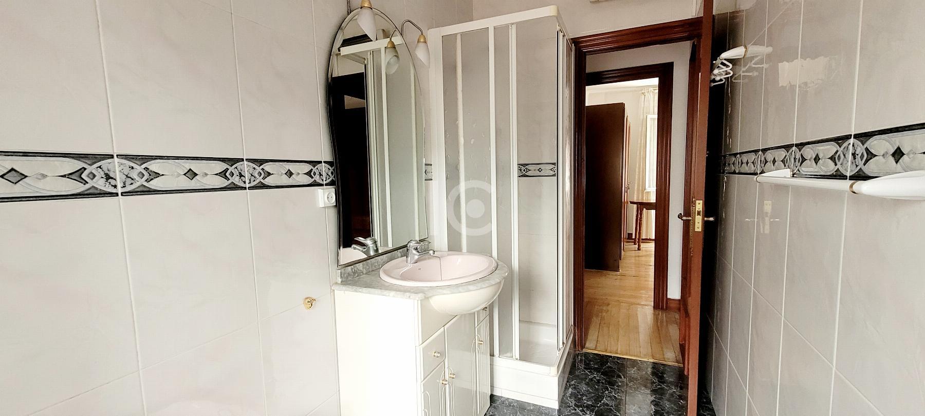 For sale of flat in Portugalete