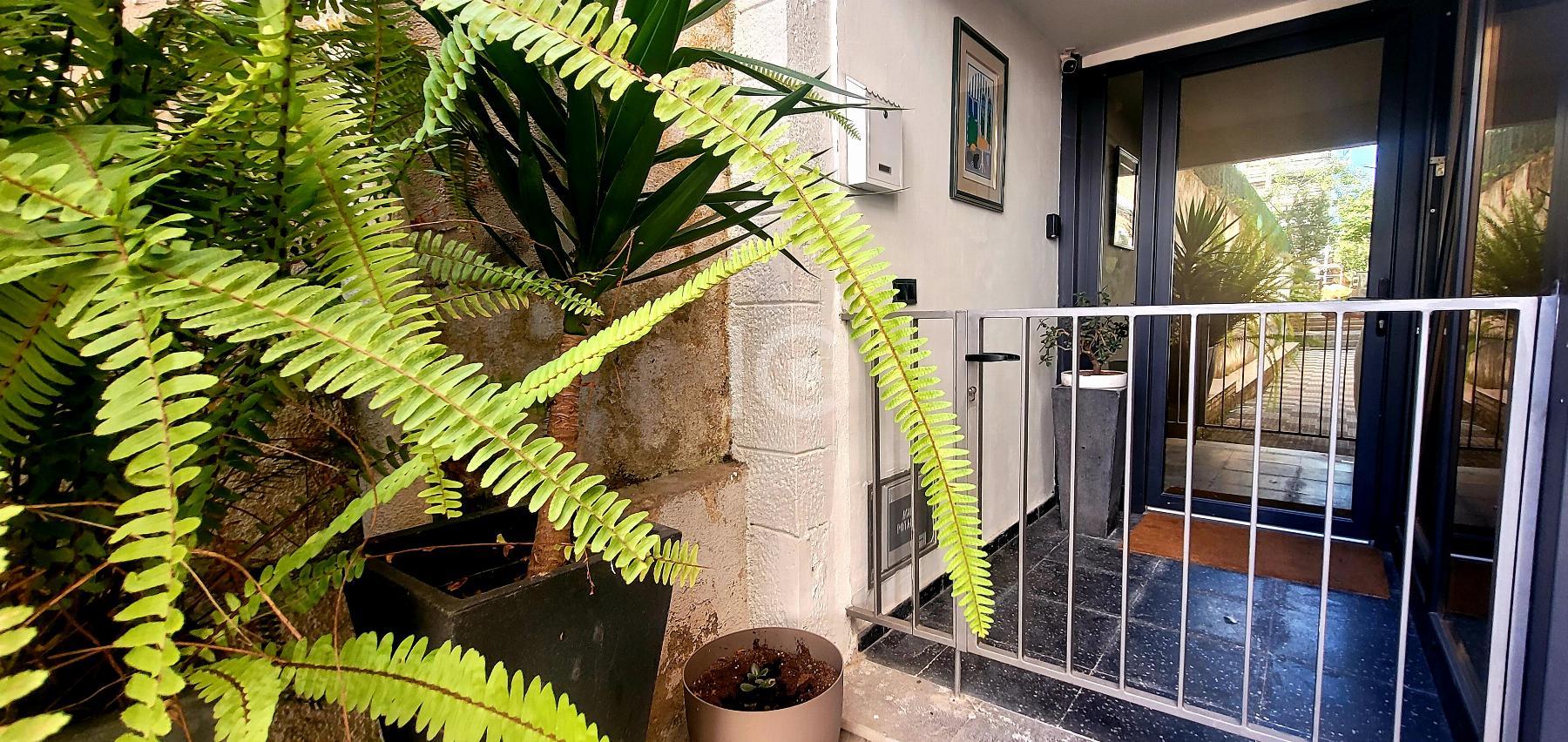 Entry/Exit