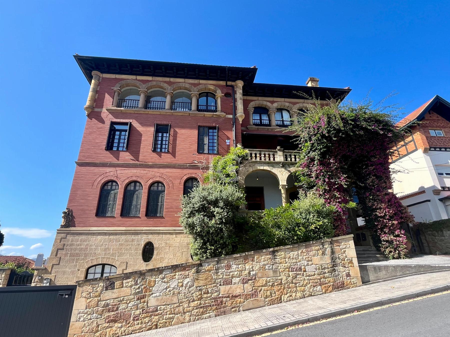 For sale of duplex in Getxo