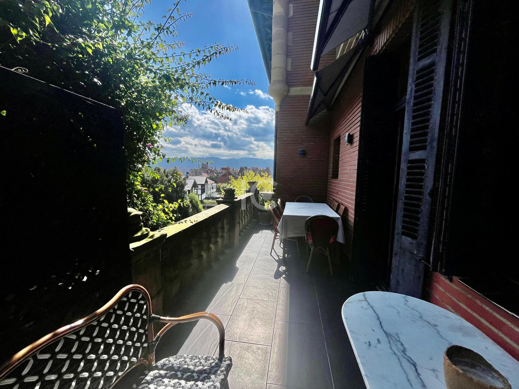 For sale of duplex in Getxo